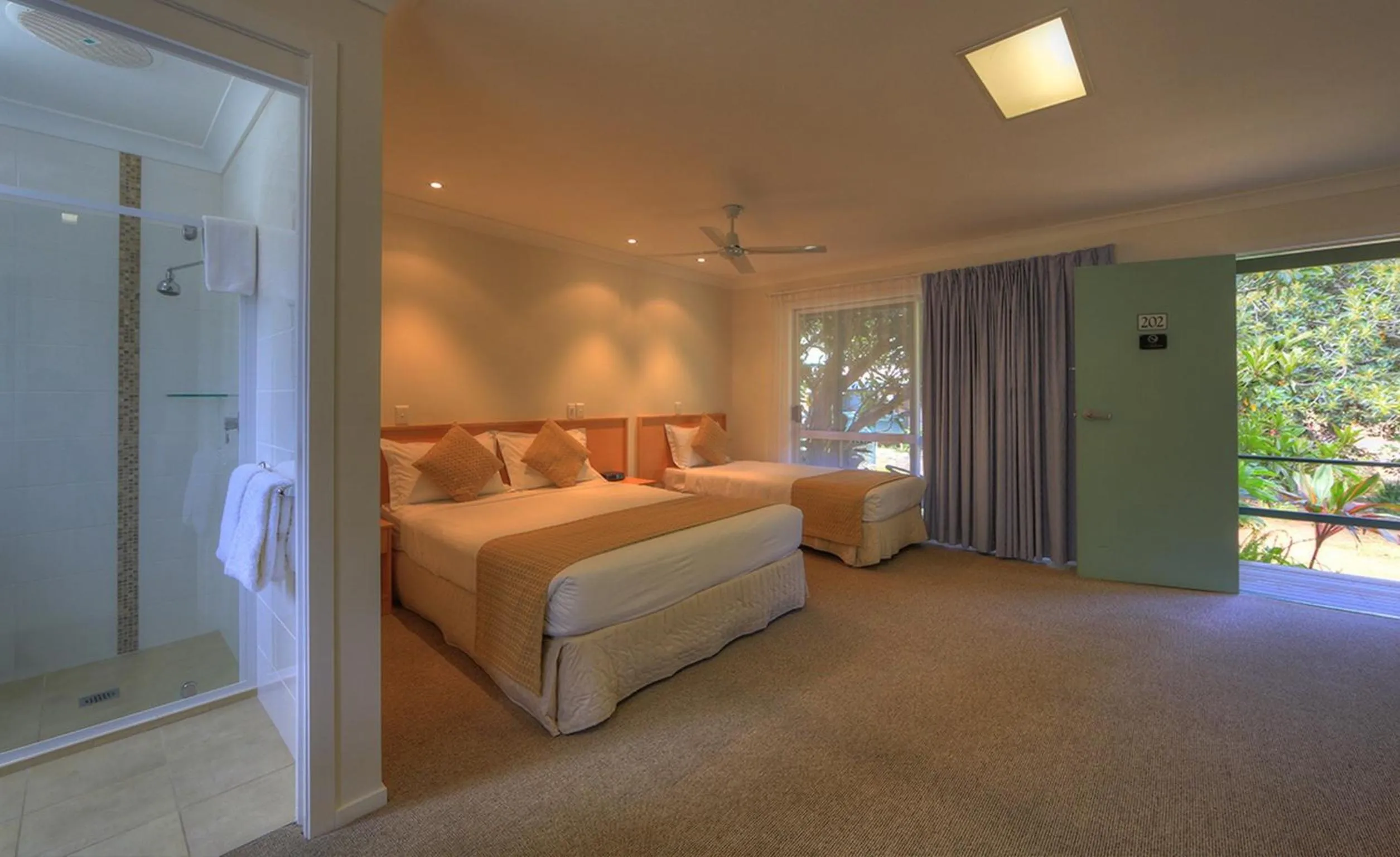 Standard Double Room with Garden View in Paradise Hotel & Resort