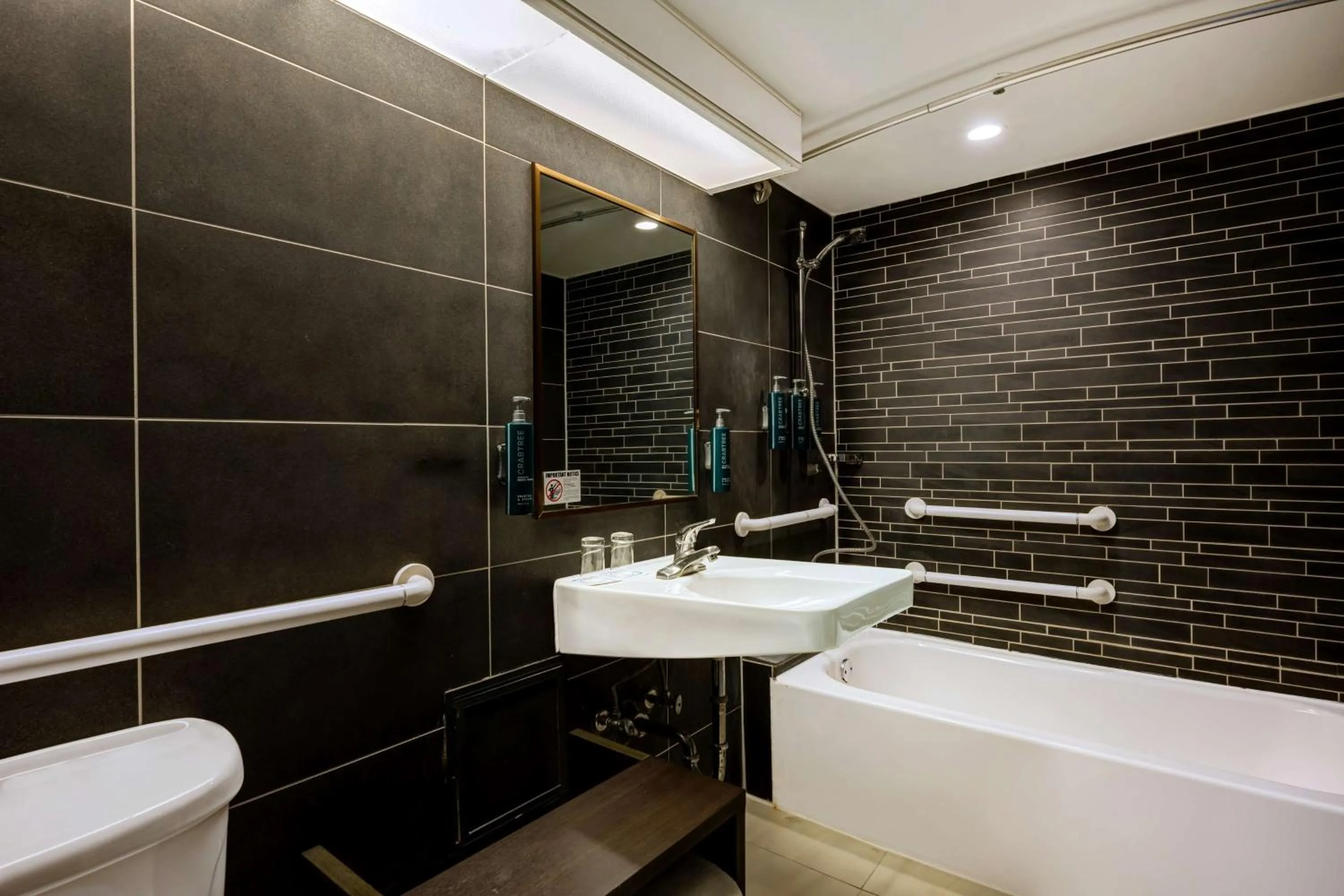 Main Ocean King Room - With Accessible Access in Hilton Guam Resort & Spa