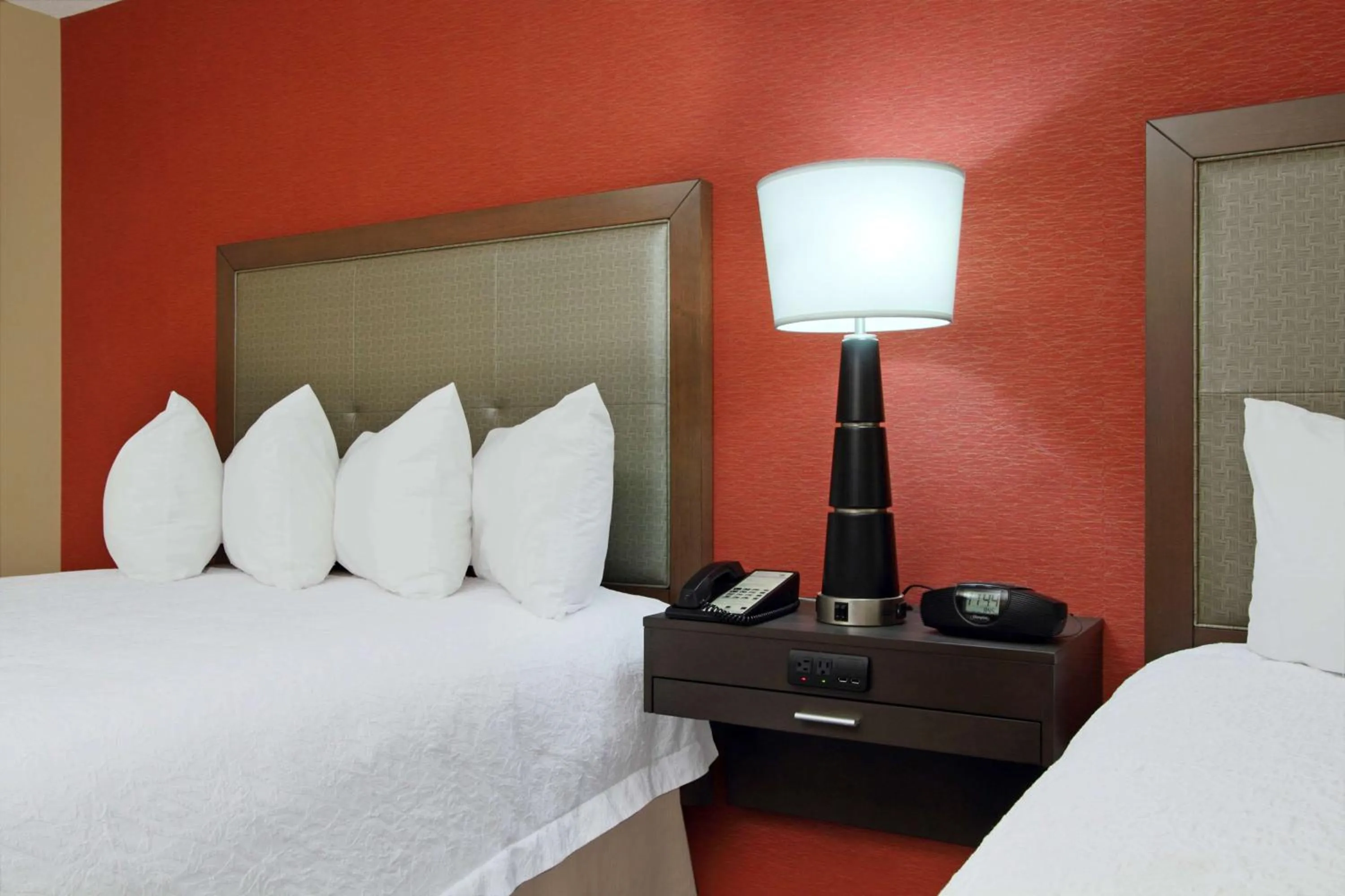 Queen Studio Suite in Hampton Inn Columbus-International Airport