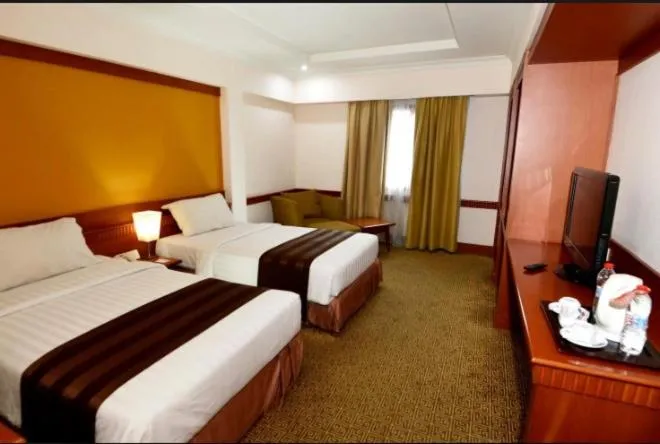Standard Twin Room with City View in Abadi Suite Hotel & Tower