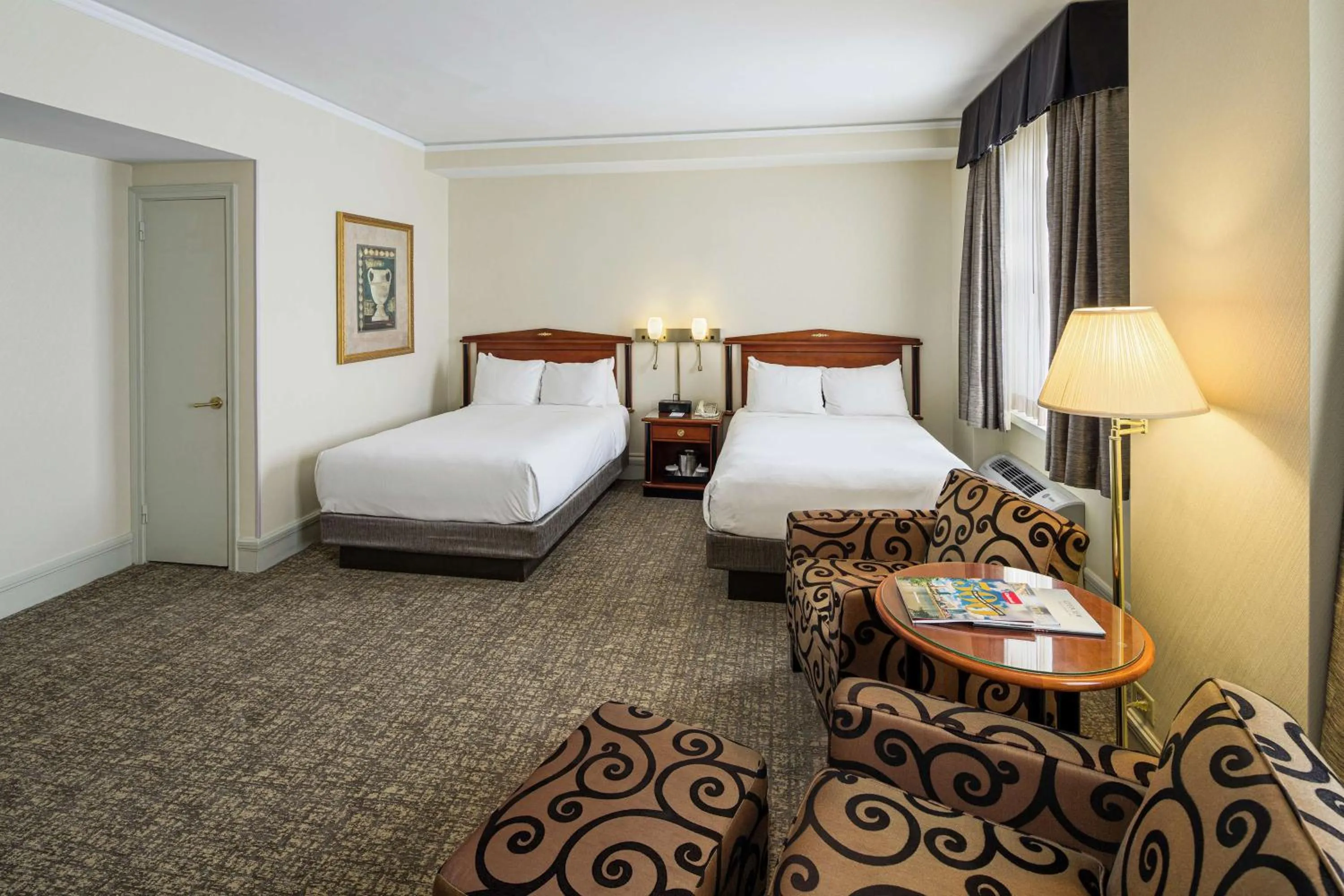 Double Room with Two Double Beds in Hilton Cincinnati Netherland Plaza