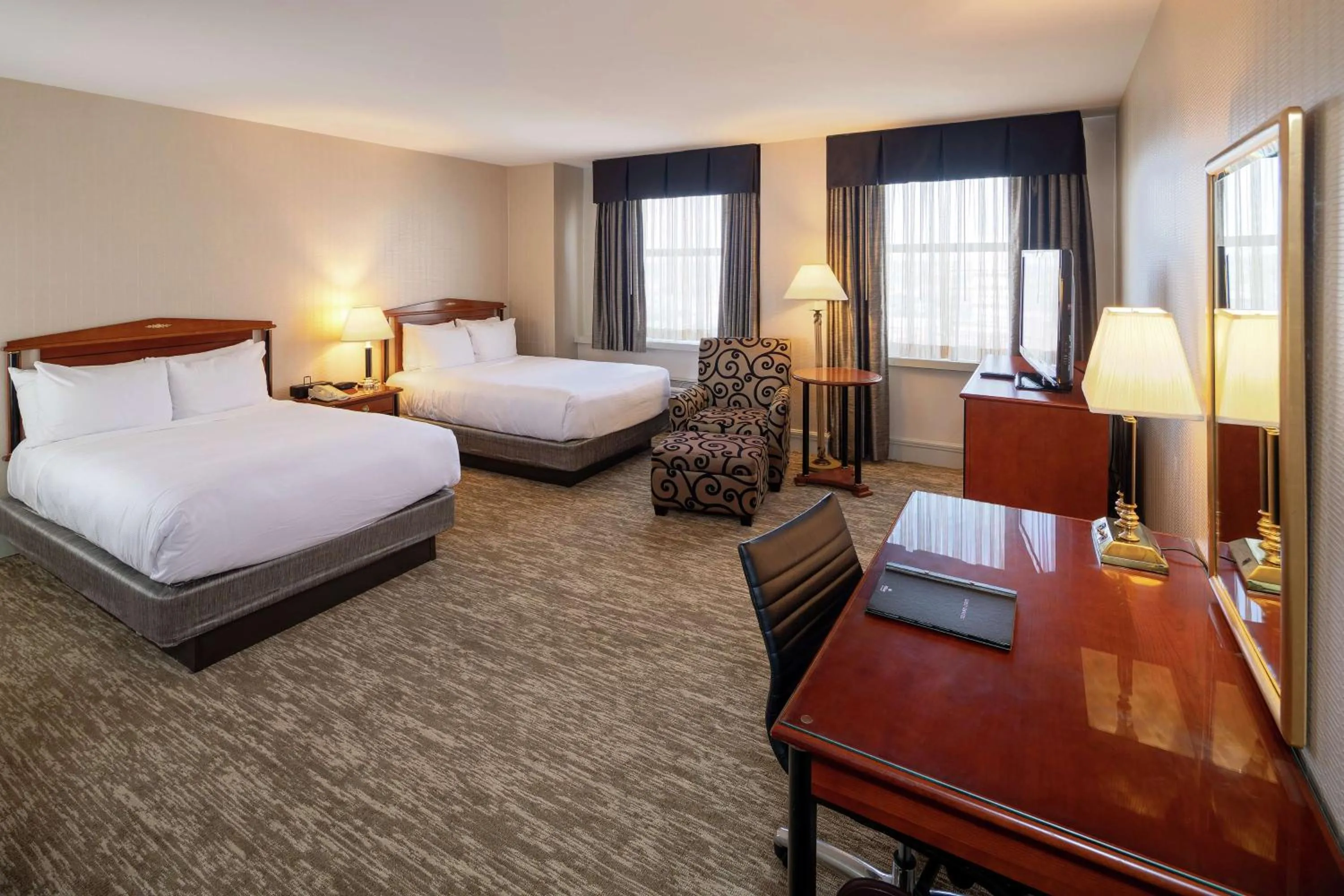 Deluxe Queen Room with Two Queen Beds in Hilton Cincinnati Netherland Plaza