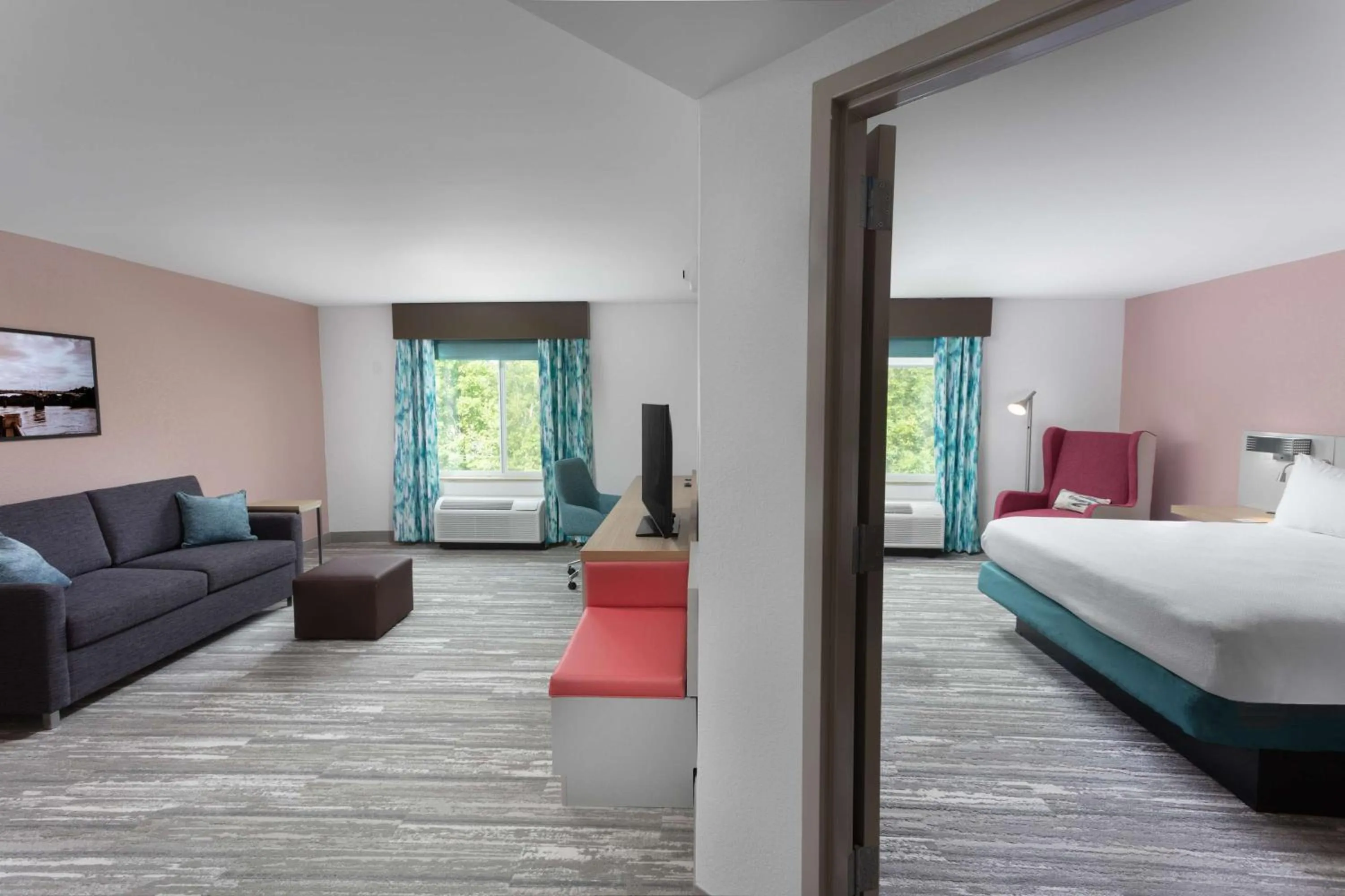 Junior King Suite with Sofa Bed in Hilton Garden Inn Columbus