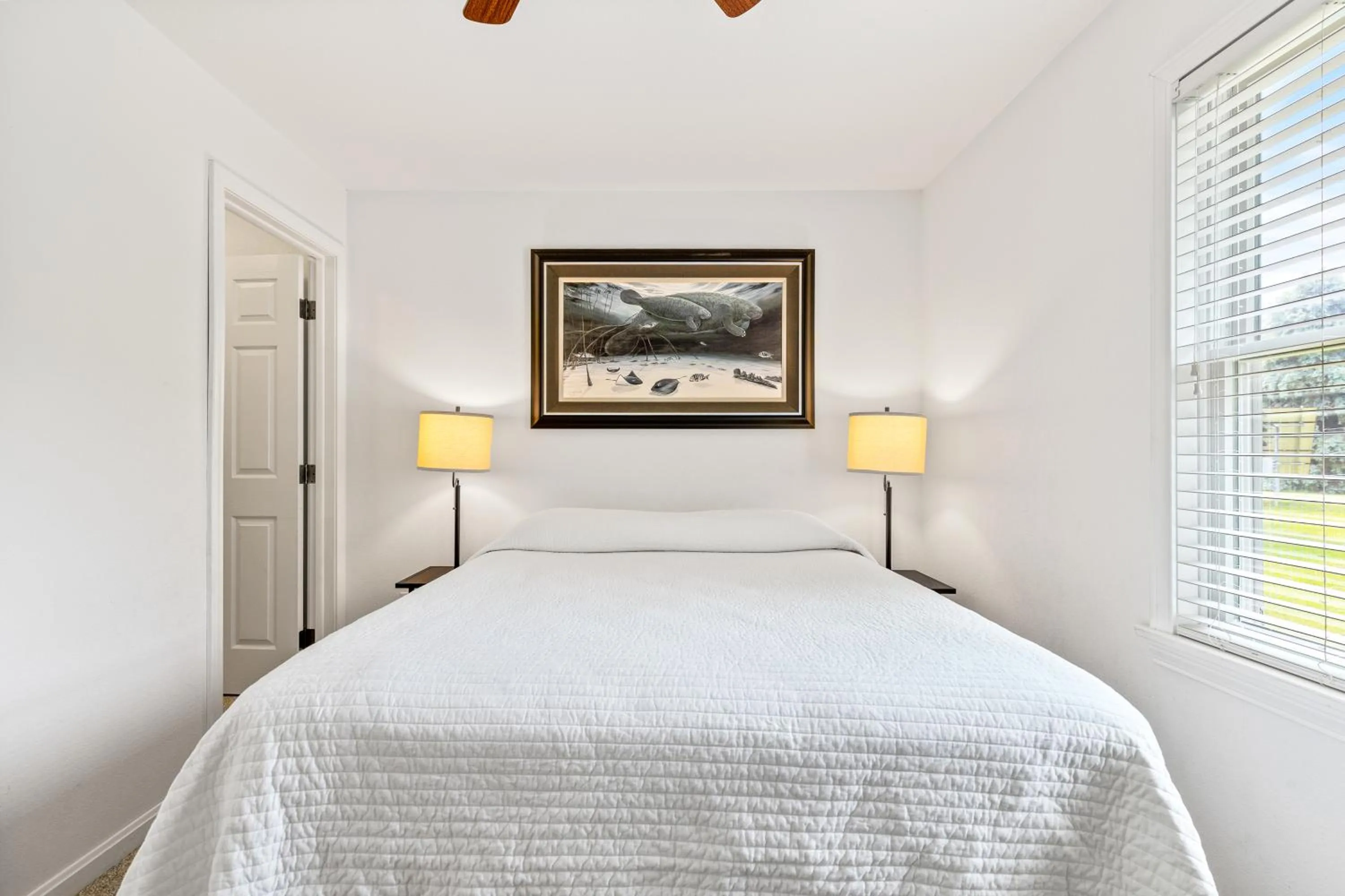 Family Bungalow in Lakeview on the Lake