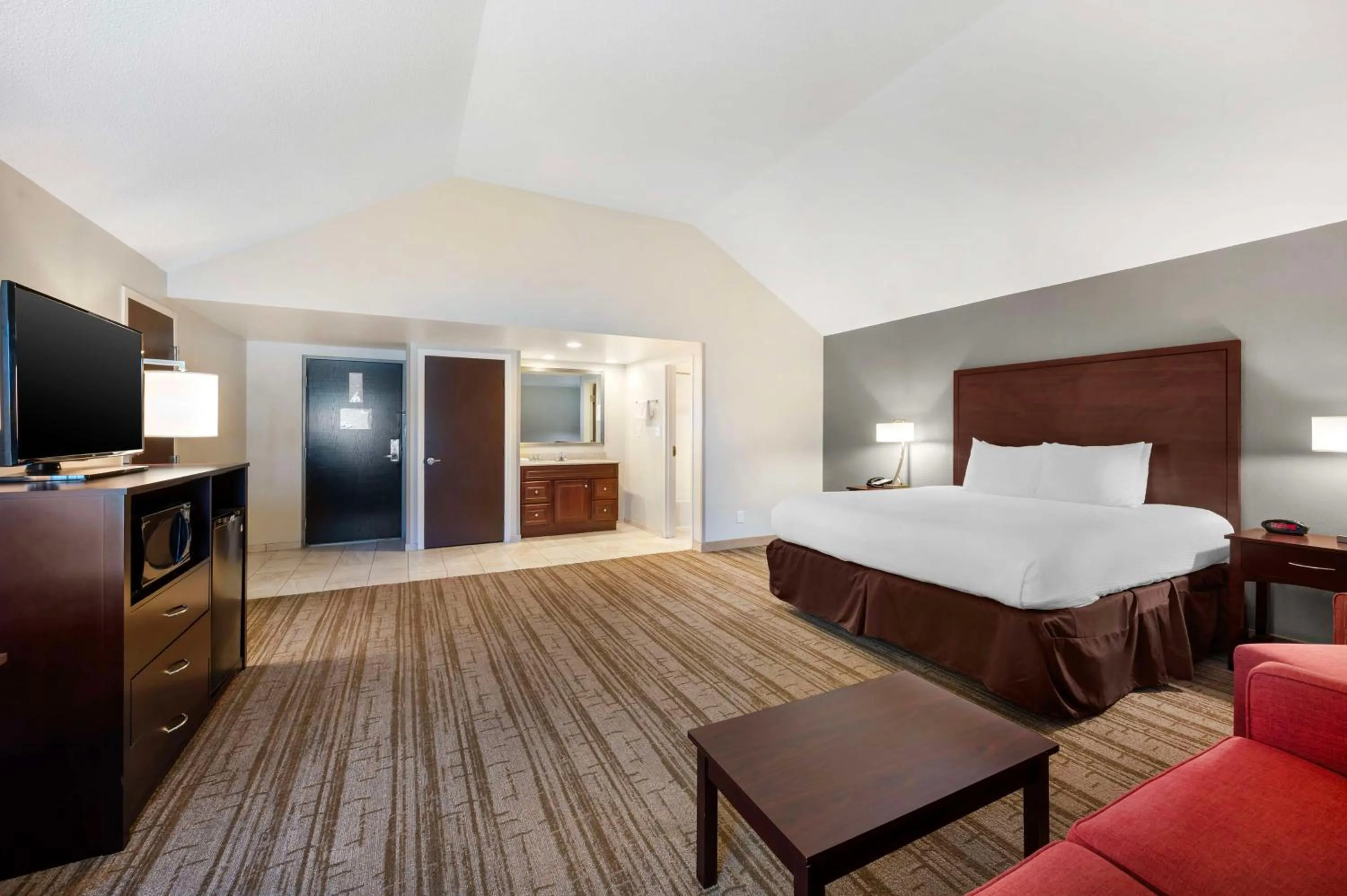 Large King Room in Best Western Ashbury Inn