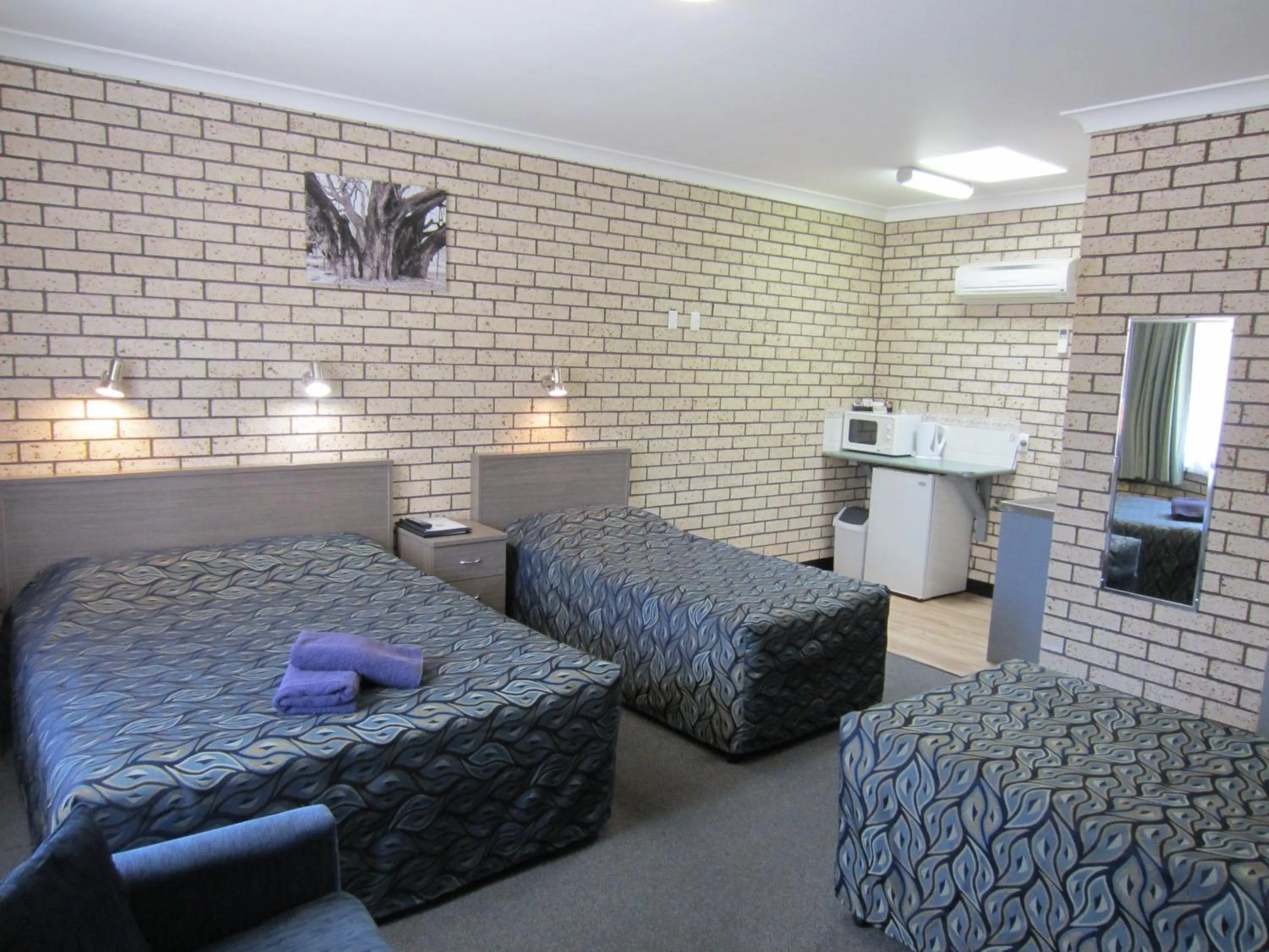 Family Room (4 Guests) in Cowra Crest Motel