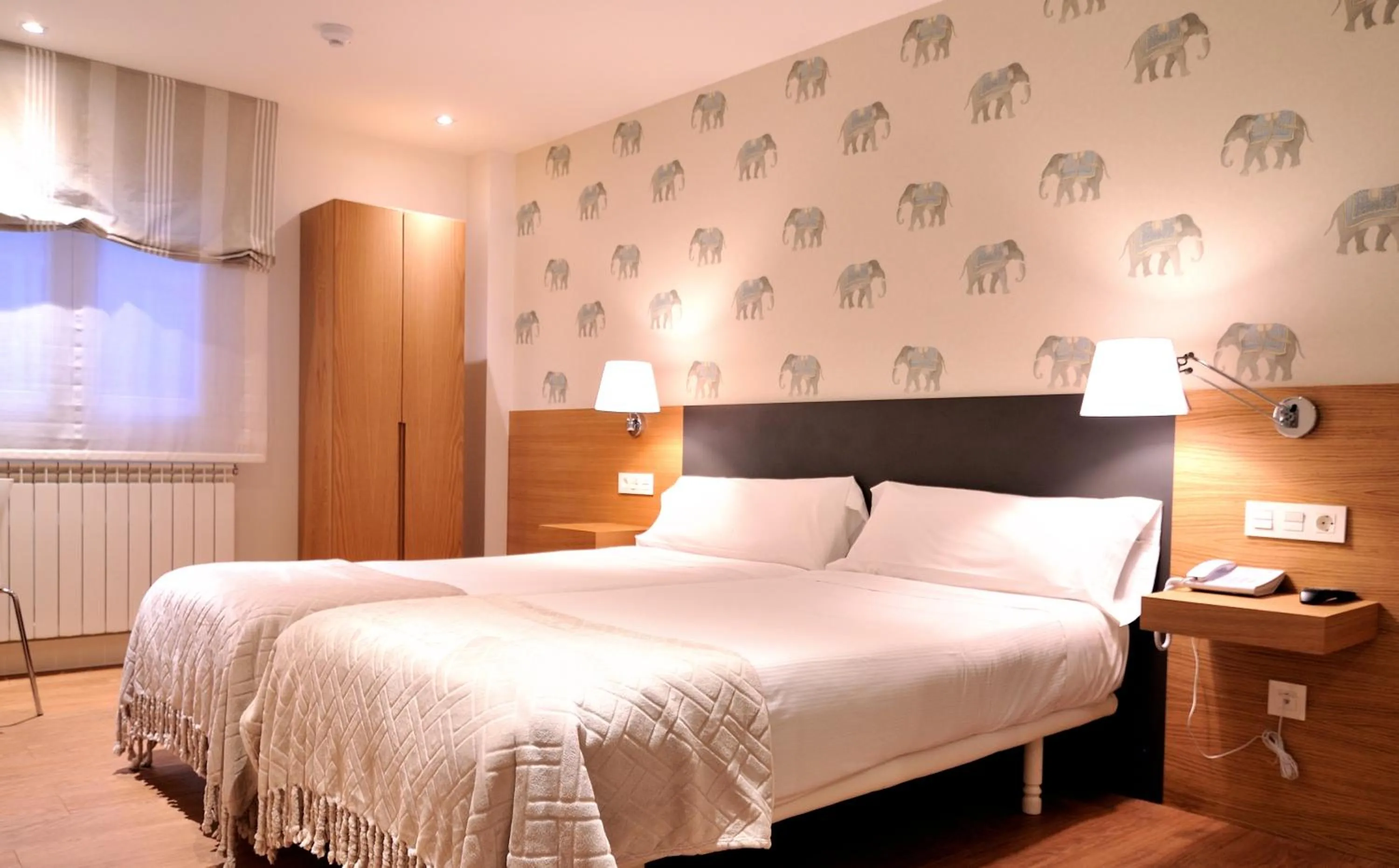 Interior Double or Twin Room in Deniké Grupo Atalaia