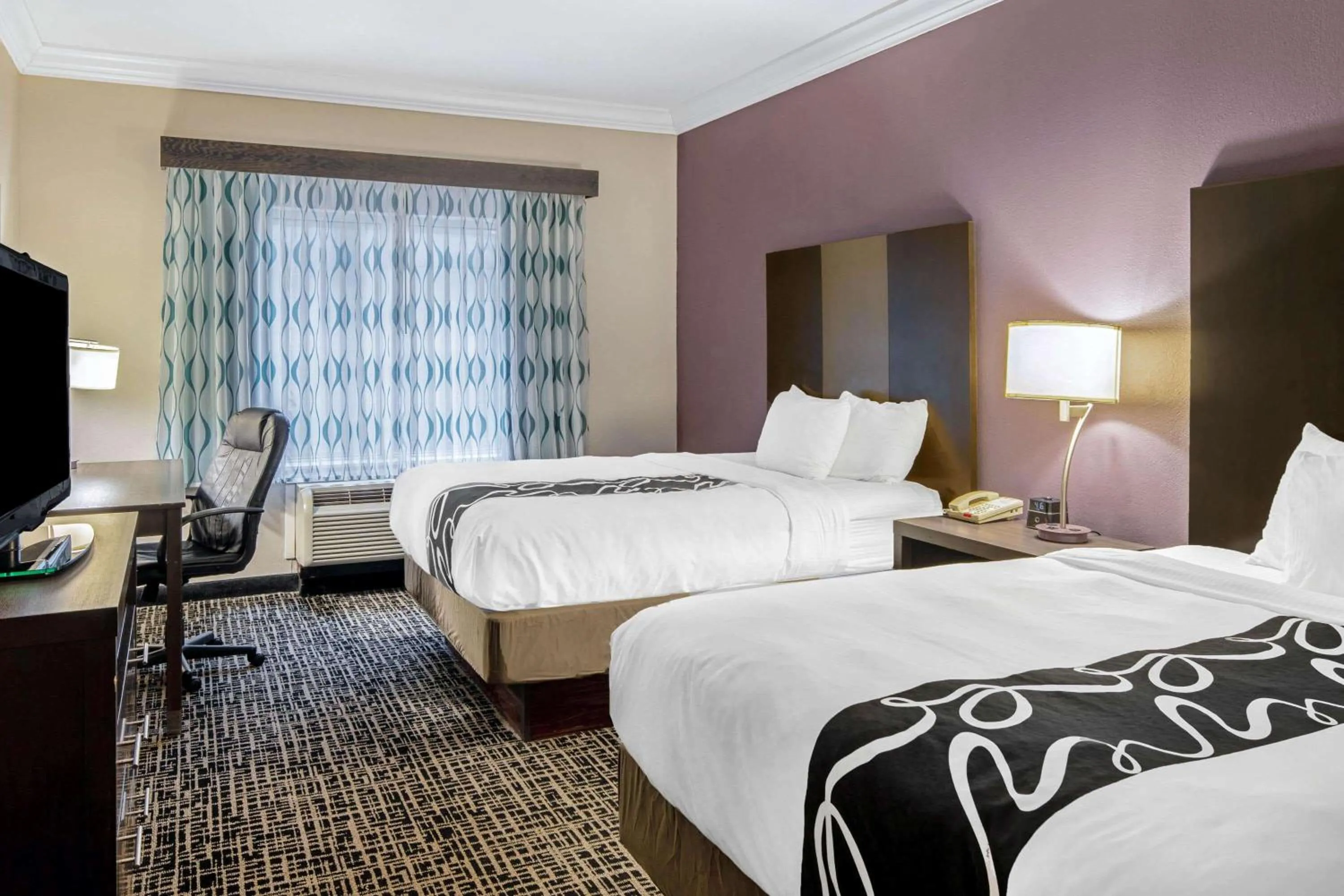 Queen Room with Two Queen Beds - Non-Smoking in La Quinta by Wyndham Corpus Christi-N Padre Isl.