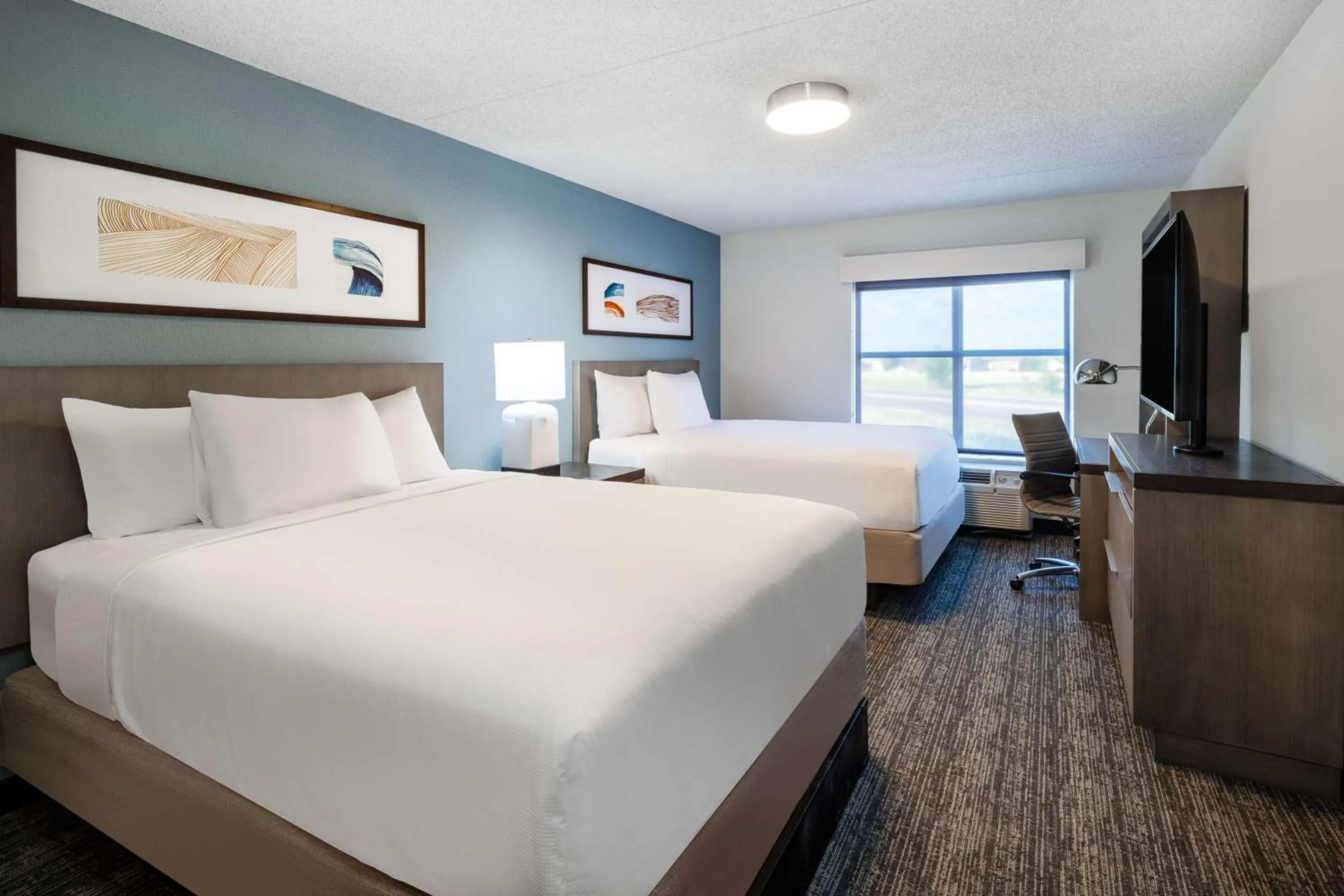 One-Bedroom Suite with Two Queen Beds, Kitchen and Accessible Tub in Hyatt House Colorado Springs Airport