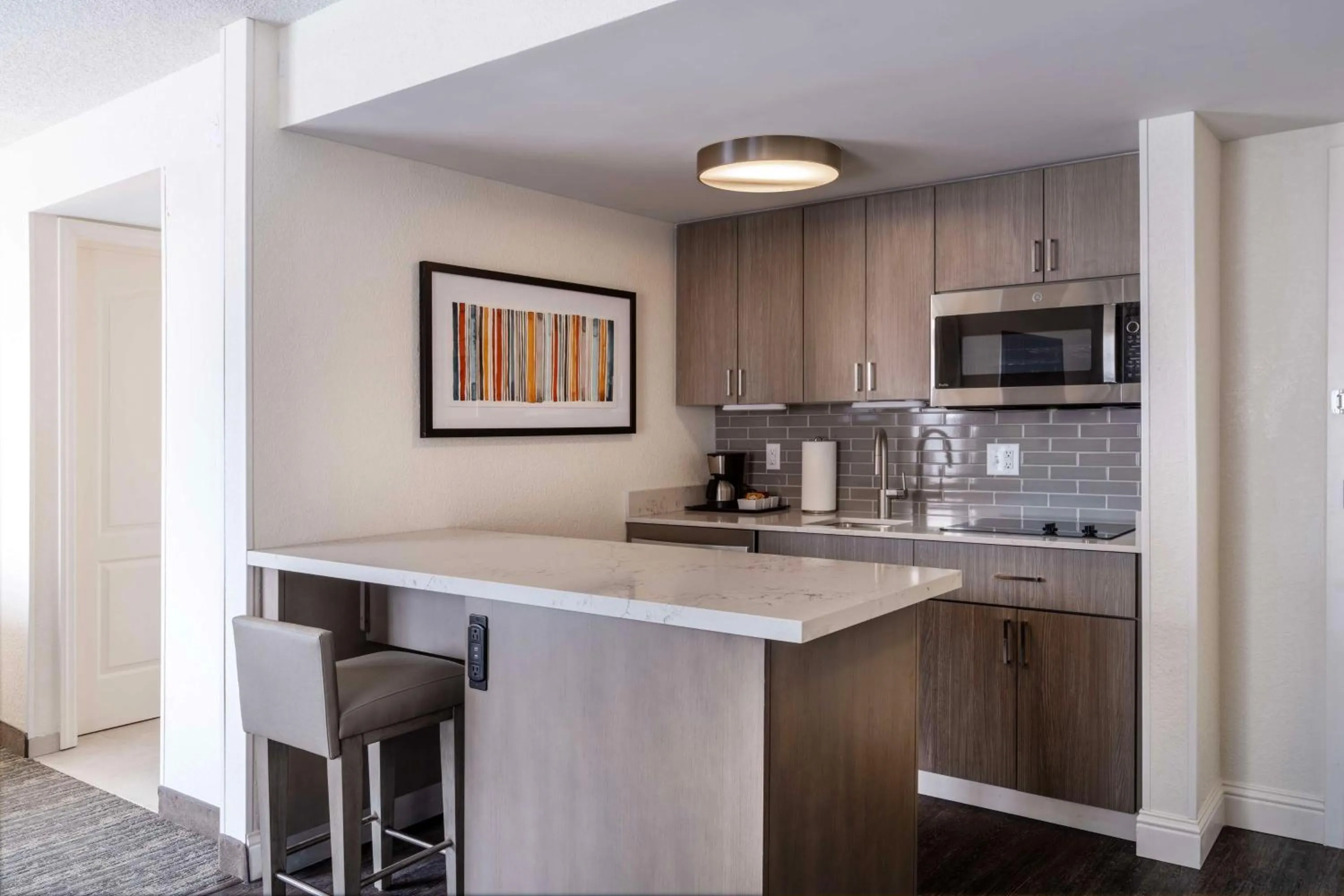 King Studio Suite with Sofa Bed, Kitchen and Tub - Disability Access in Hyatt House Colorado Springs Airport