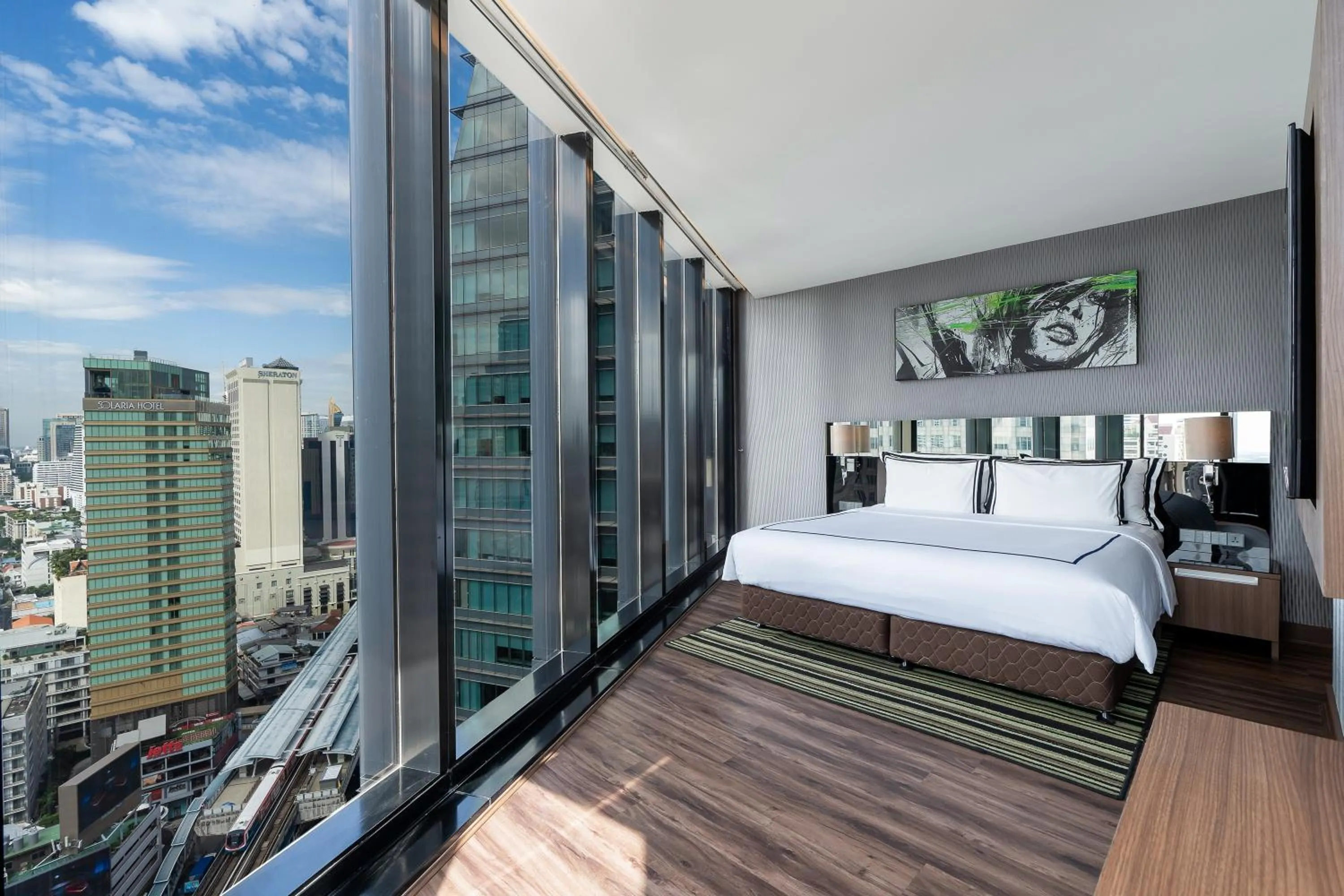 Panorama Skyline King in The Continent Hotel Sukhumvit - Asok BTS Bangkok