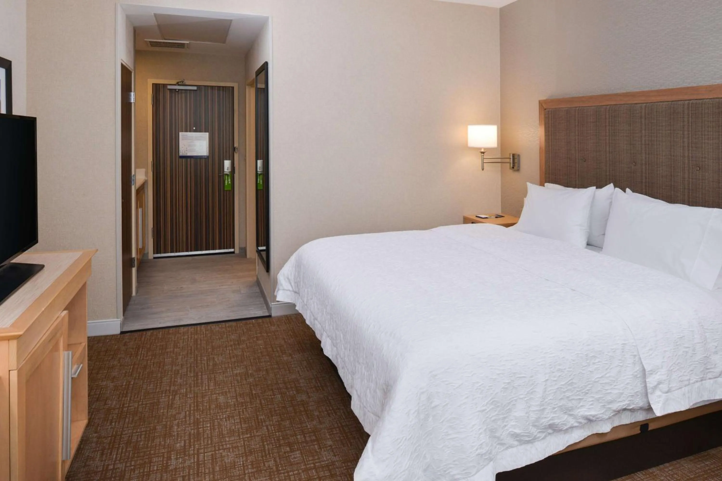 King Room with King Bed - Non-Smoking in Hampton Inn & Suites Denver-Speer Boulevard