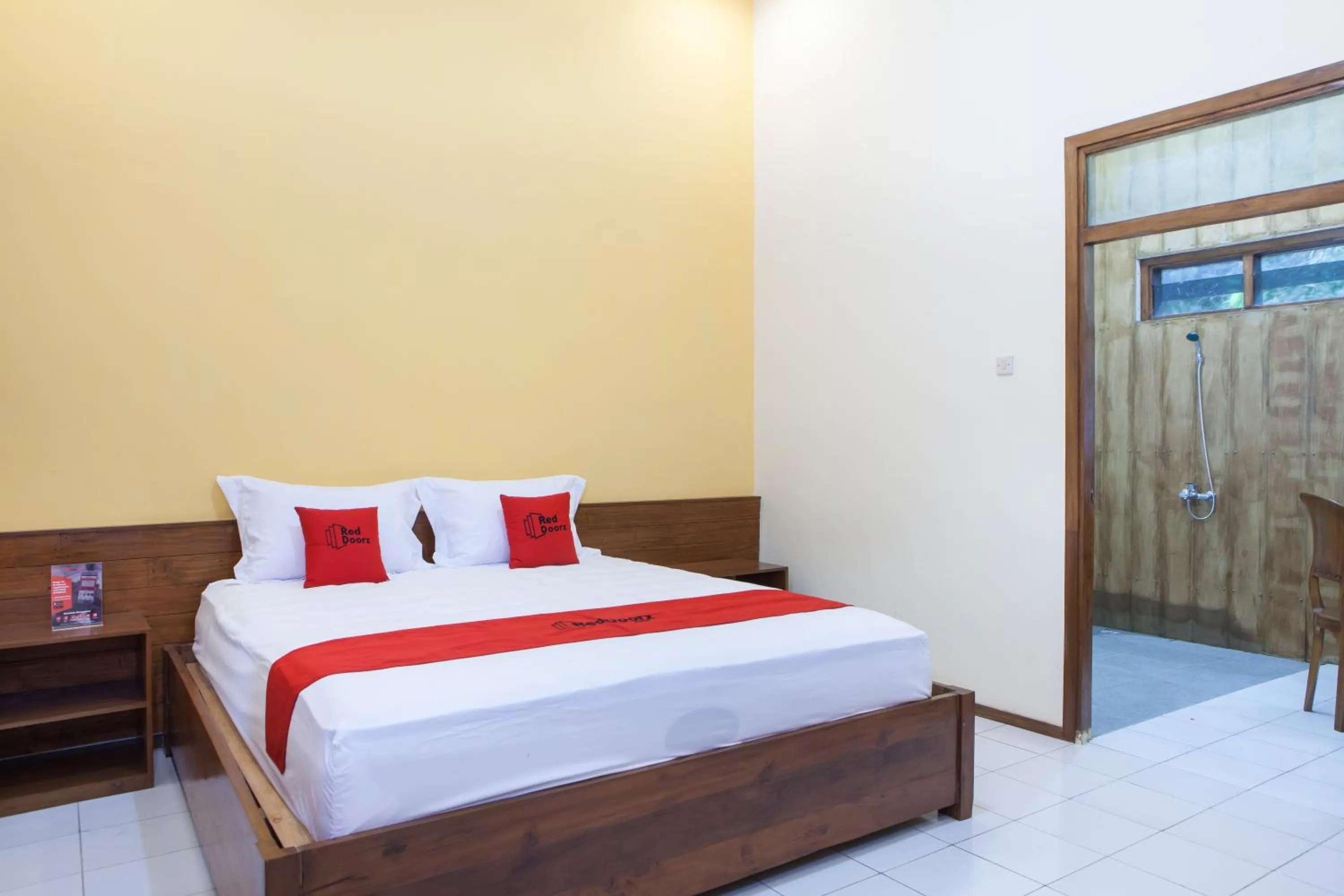 Suite in RedDoorz near Baluran National Park