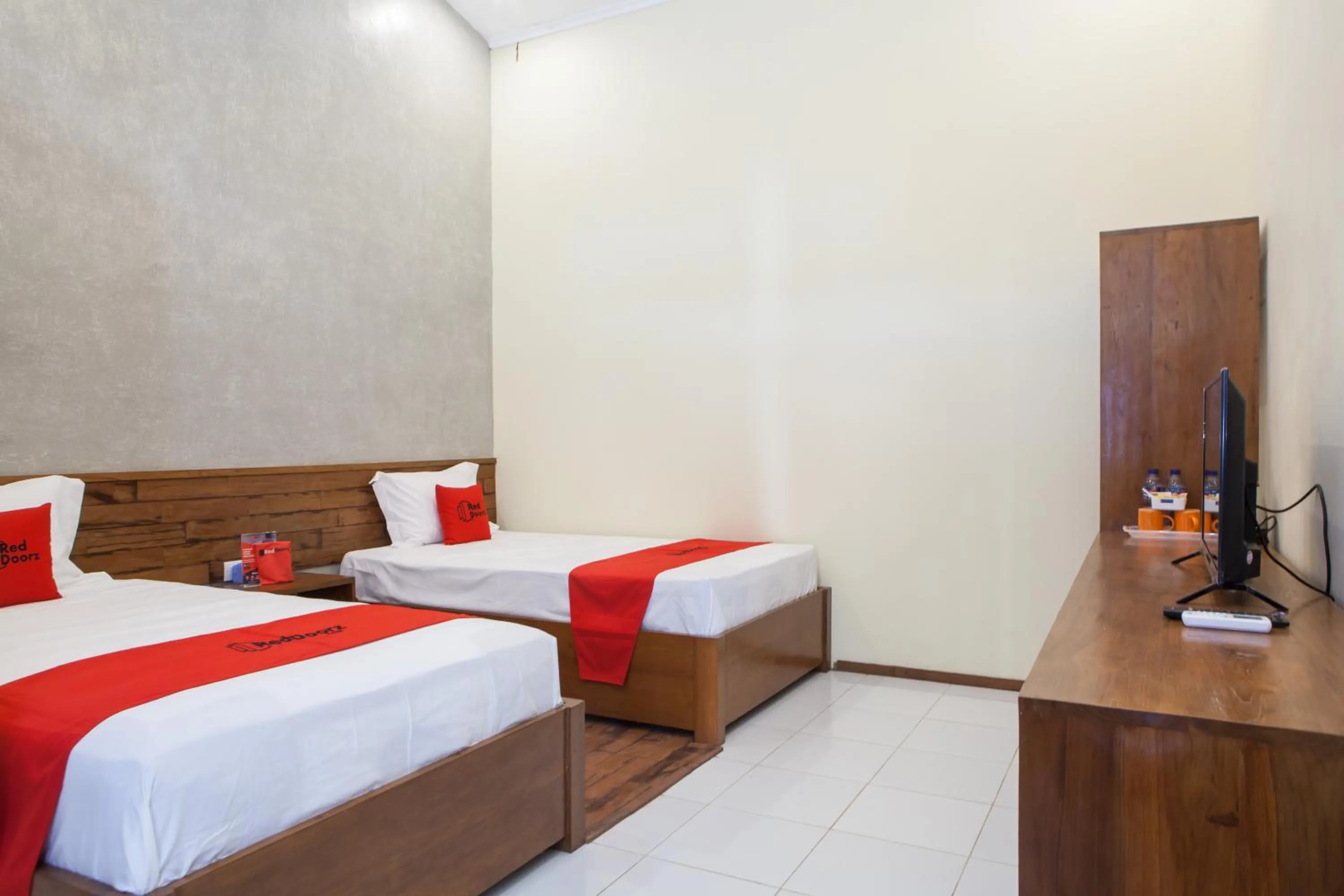 Twin Room in RedDoorz near Baluran National Park