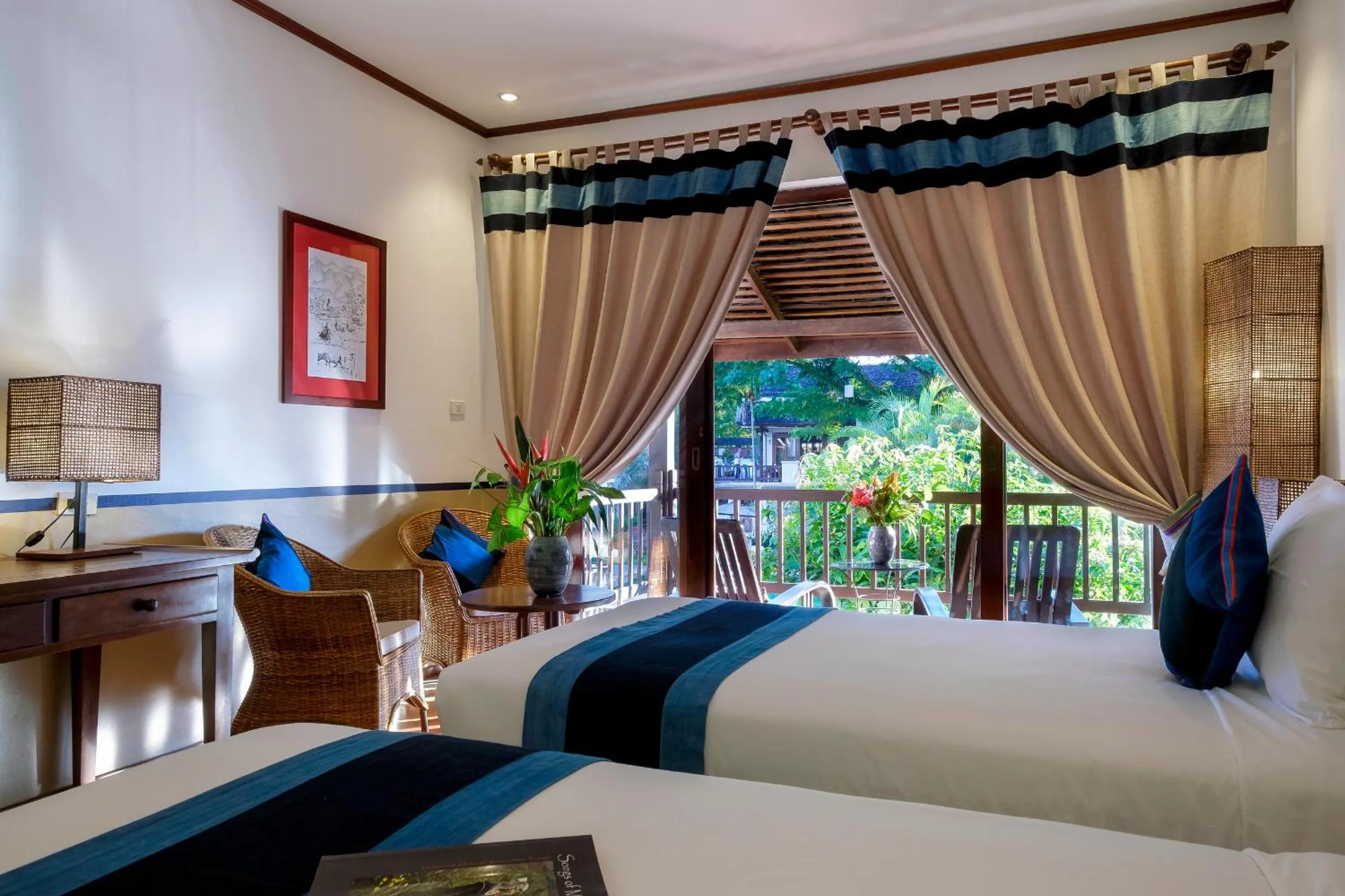 Deluxe Twin Mountain View in Riverside Boutique Resort, Vang Vieng