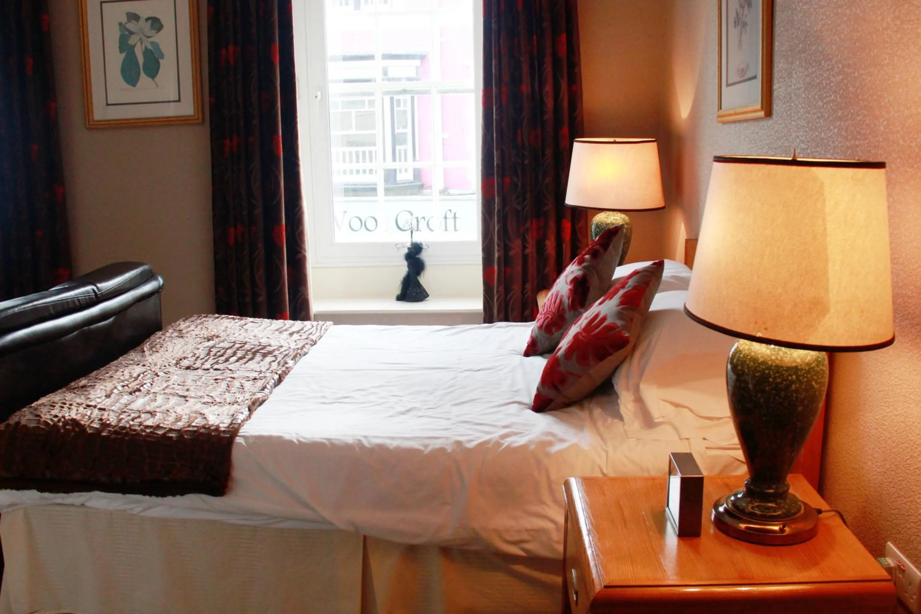 Superior Double Room in The Kings Head Hotel