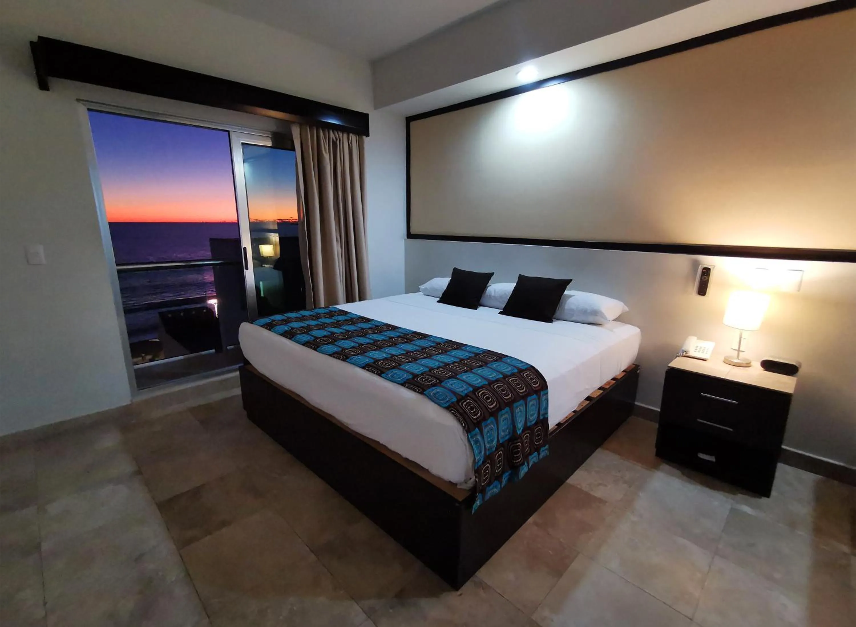 Queen Room with Sea View in Coral Island Beach View Hotel