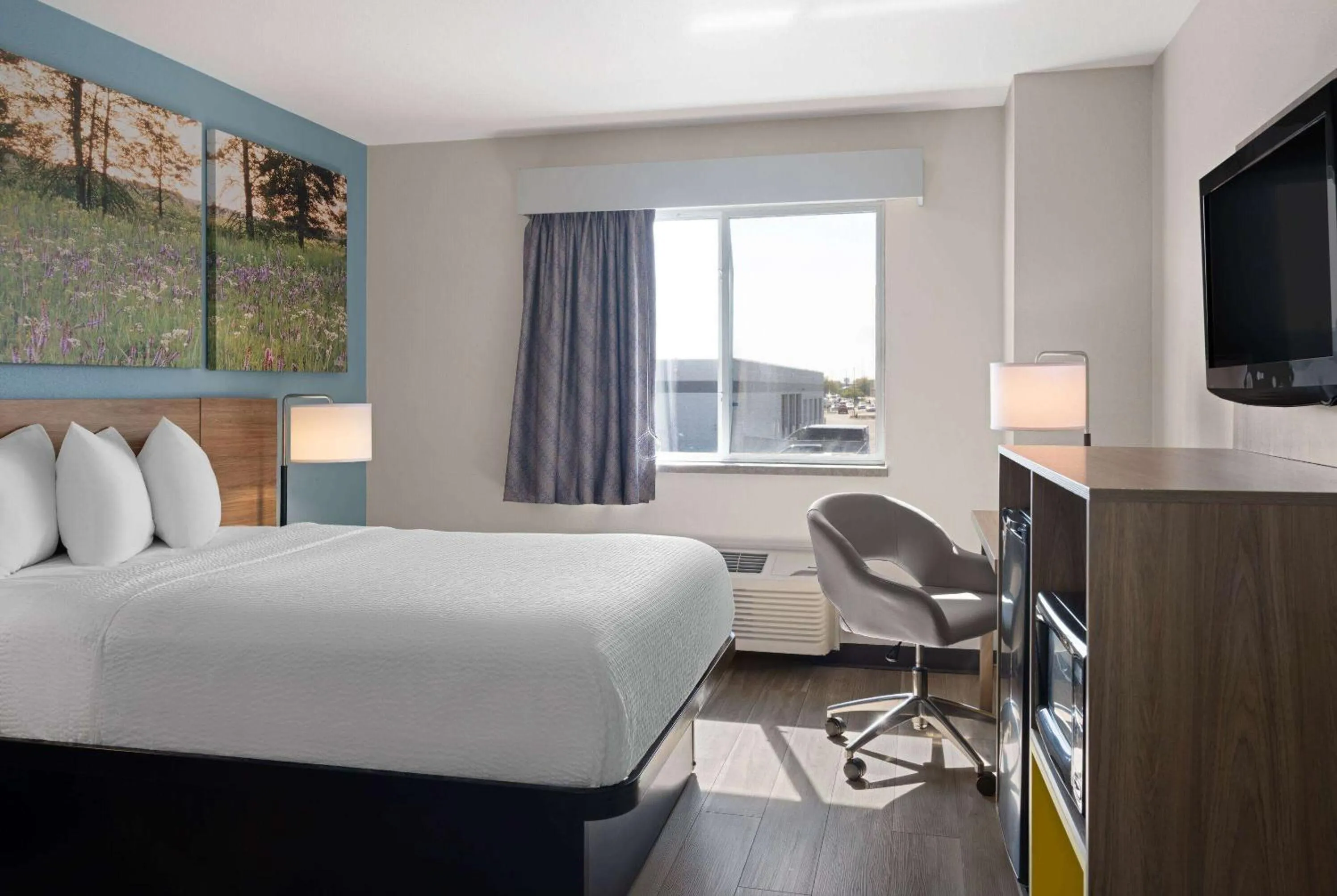 Full Room - Non-Smoking in Days Inn by Wyndham Neenah