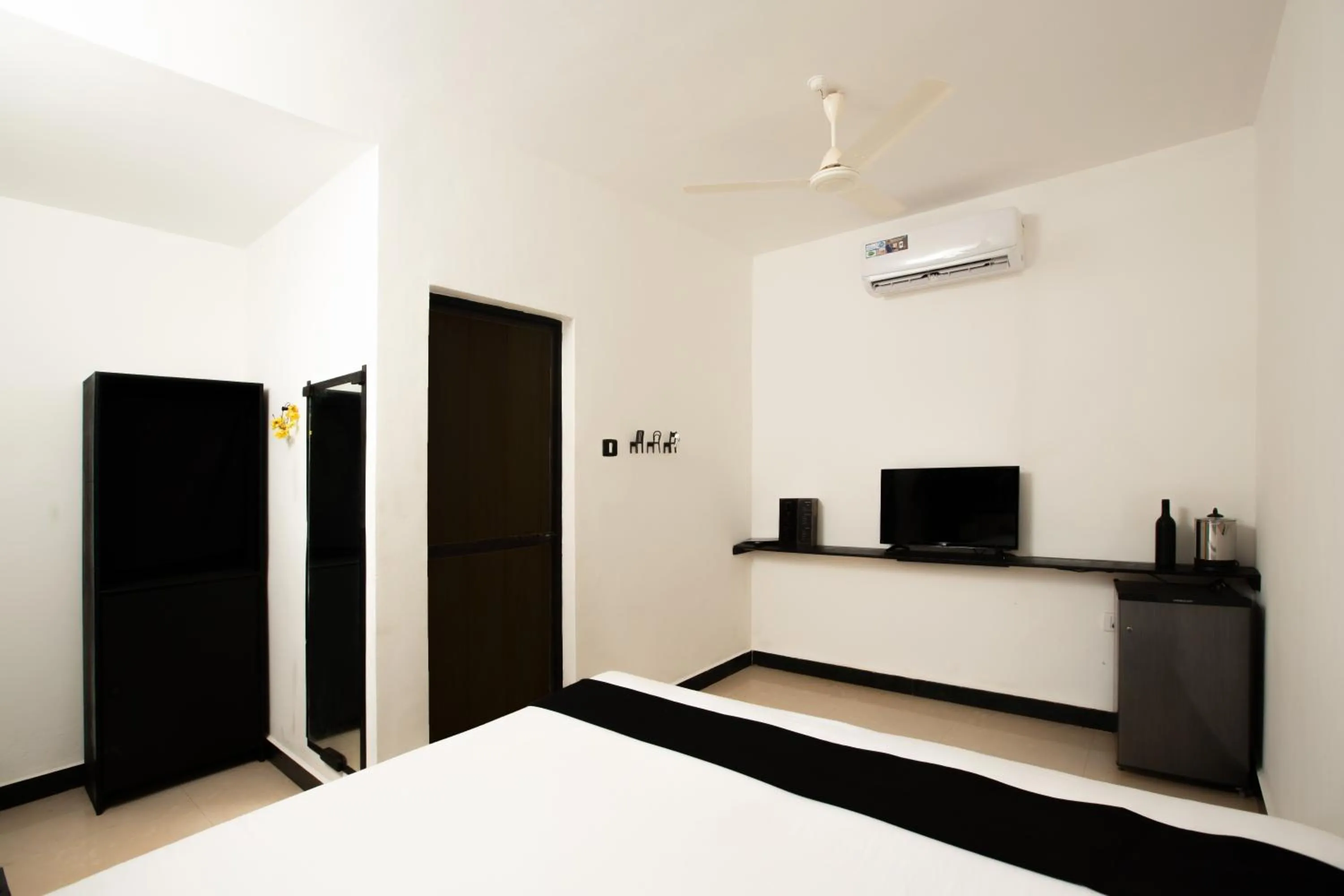 Deluxe Room with Garden View in Crystall Goa, Onyx Edition