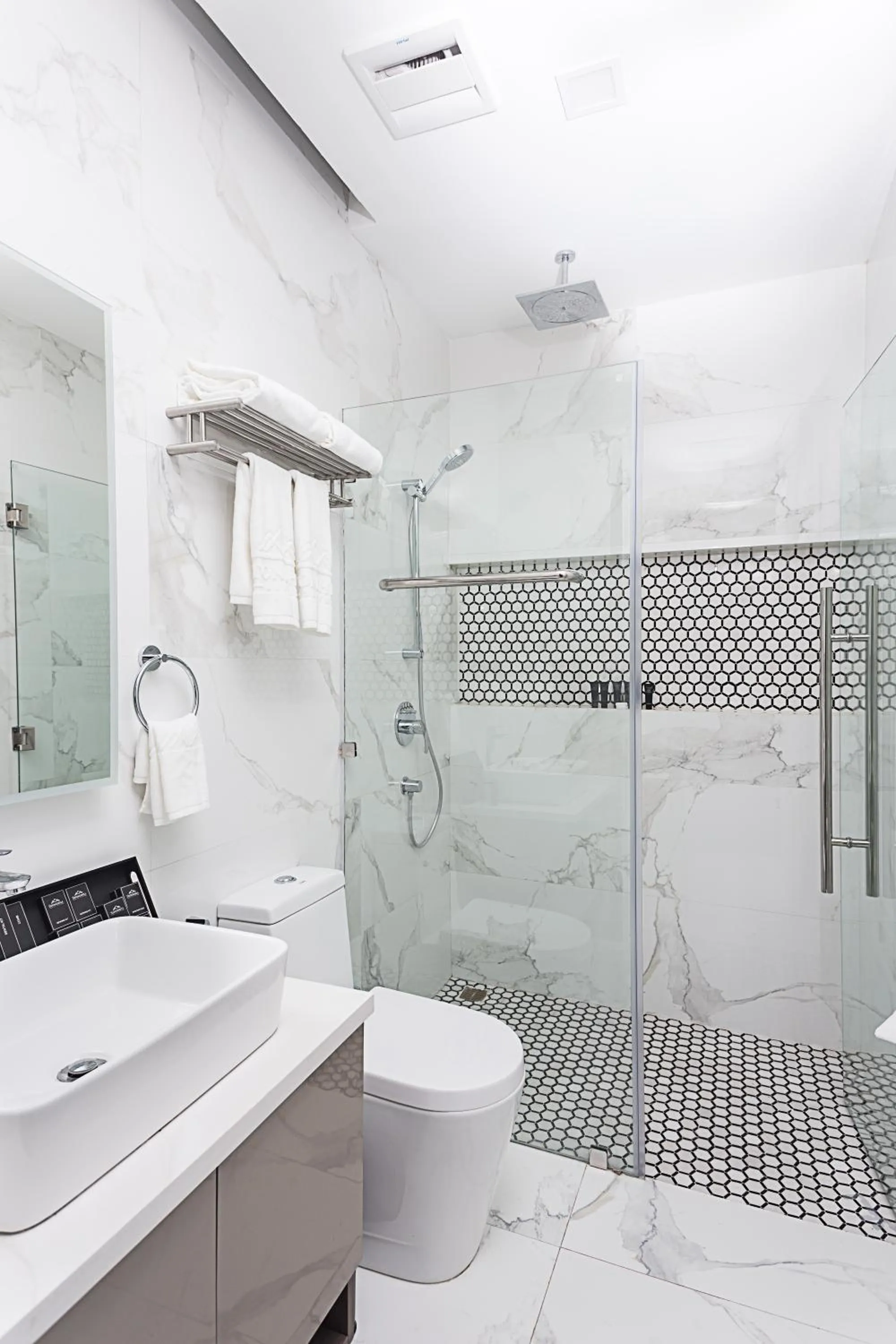 Premiere King Suite in Stonehill Suites