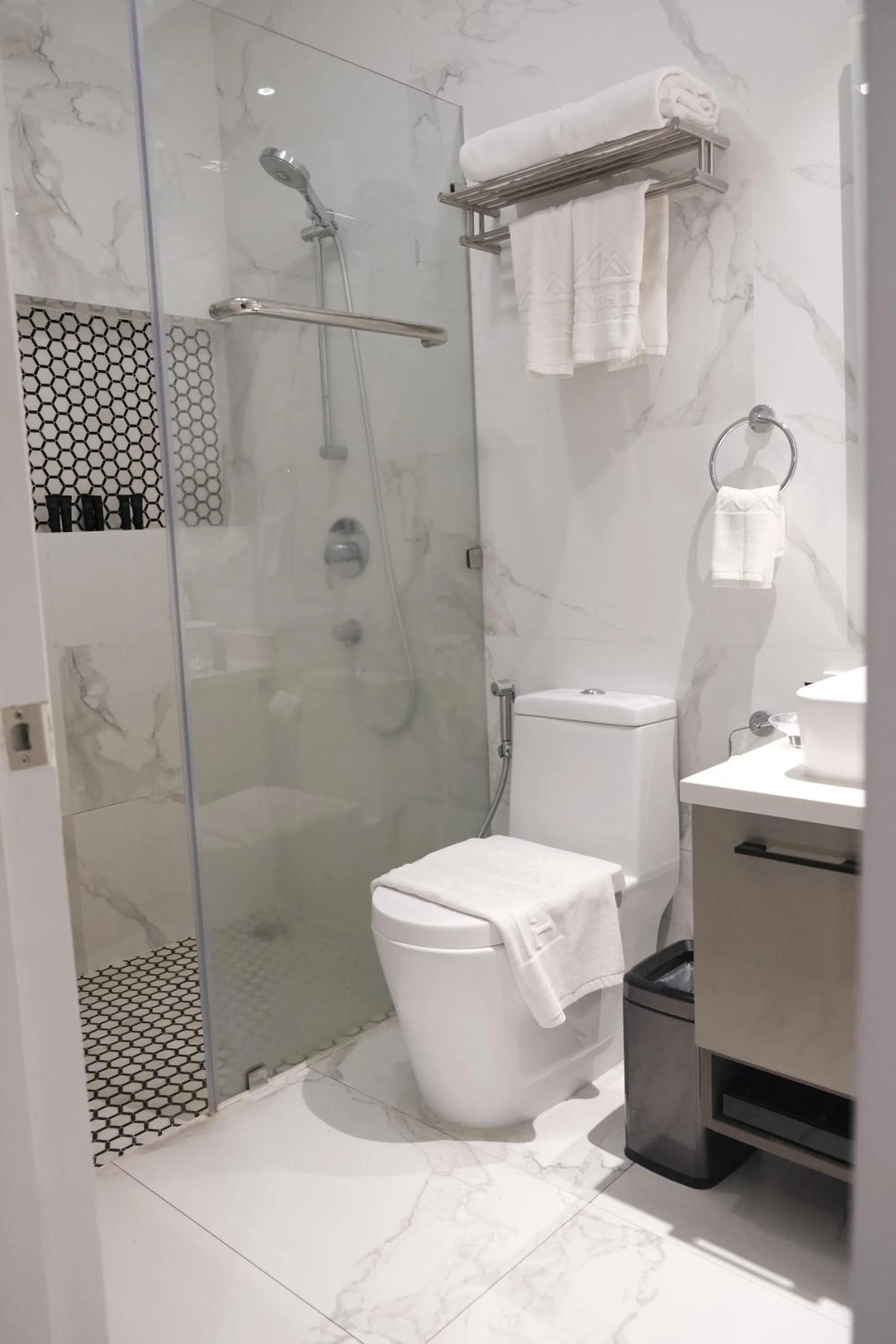 Deluxe Suite in Stonehill Suites