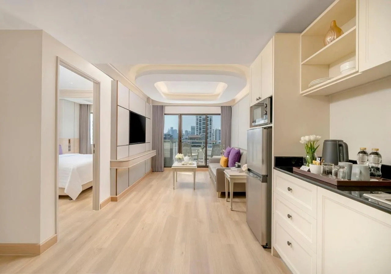 One-Bedroom Junior Suite with Balcony in Centre Point Sukhumvit 10