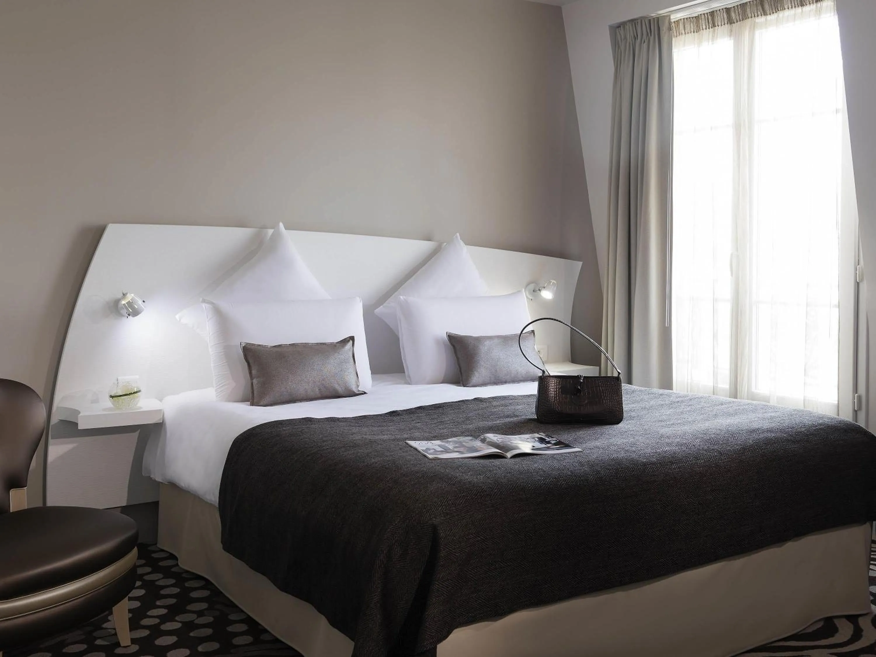 Privilege Double Room in Mercure Paris Levallois