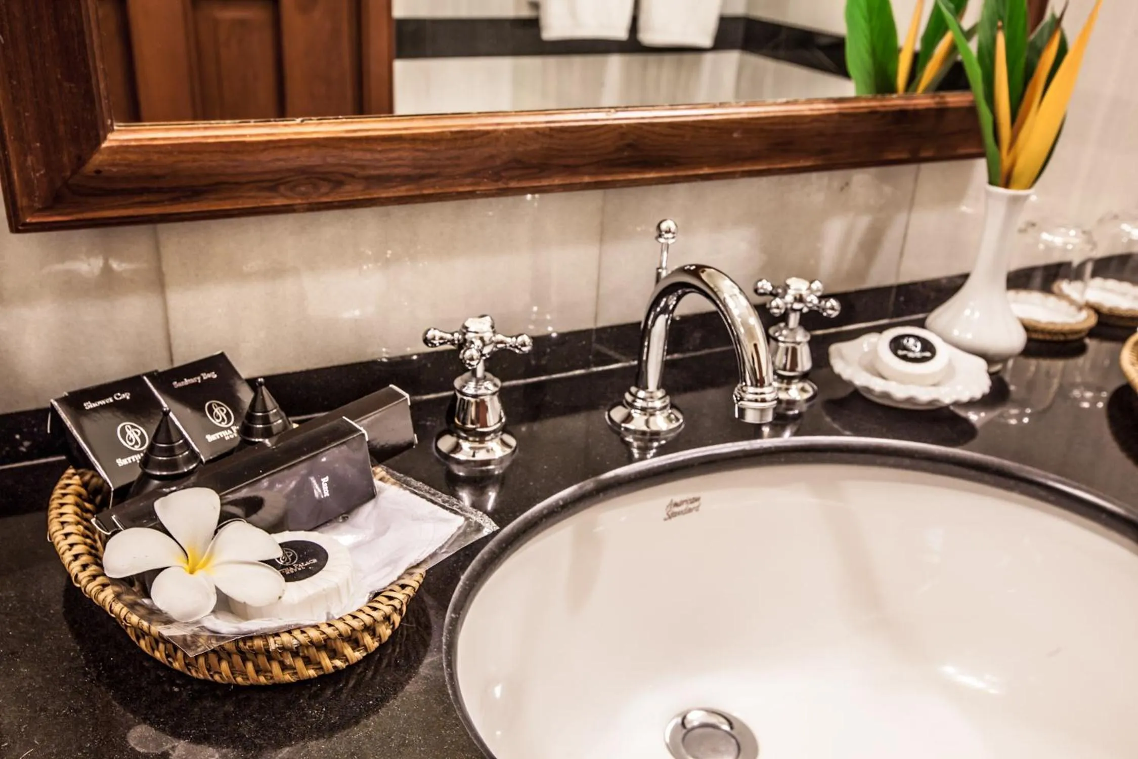 Standard Queen Room in Settha Palace Hotel