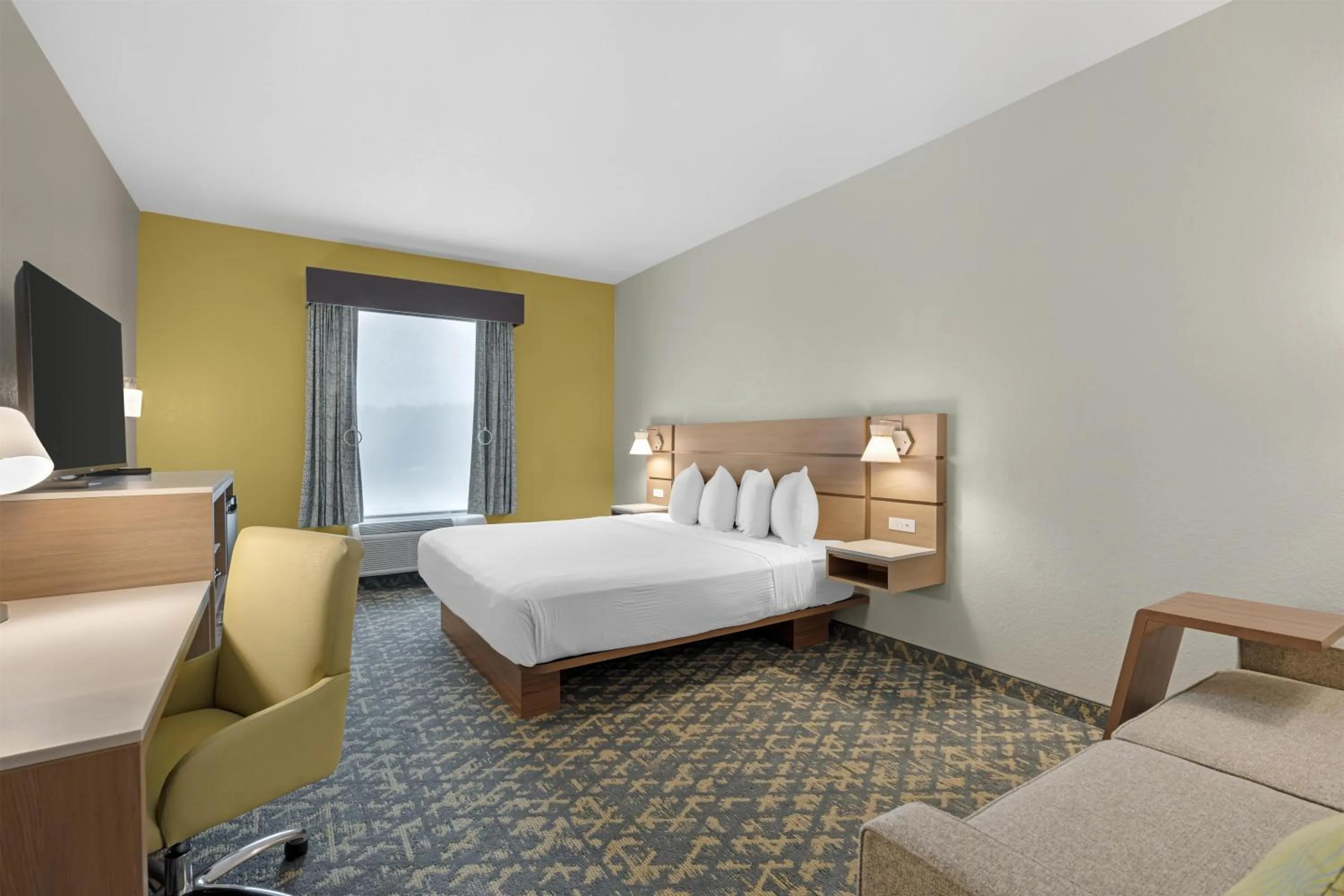 King Room - Disability Access/Bath Tub in Best Western Wesley Chapel