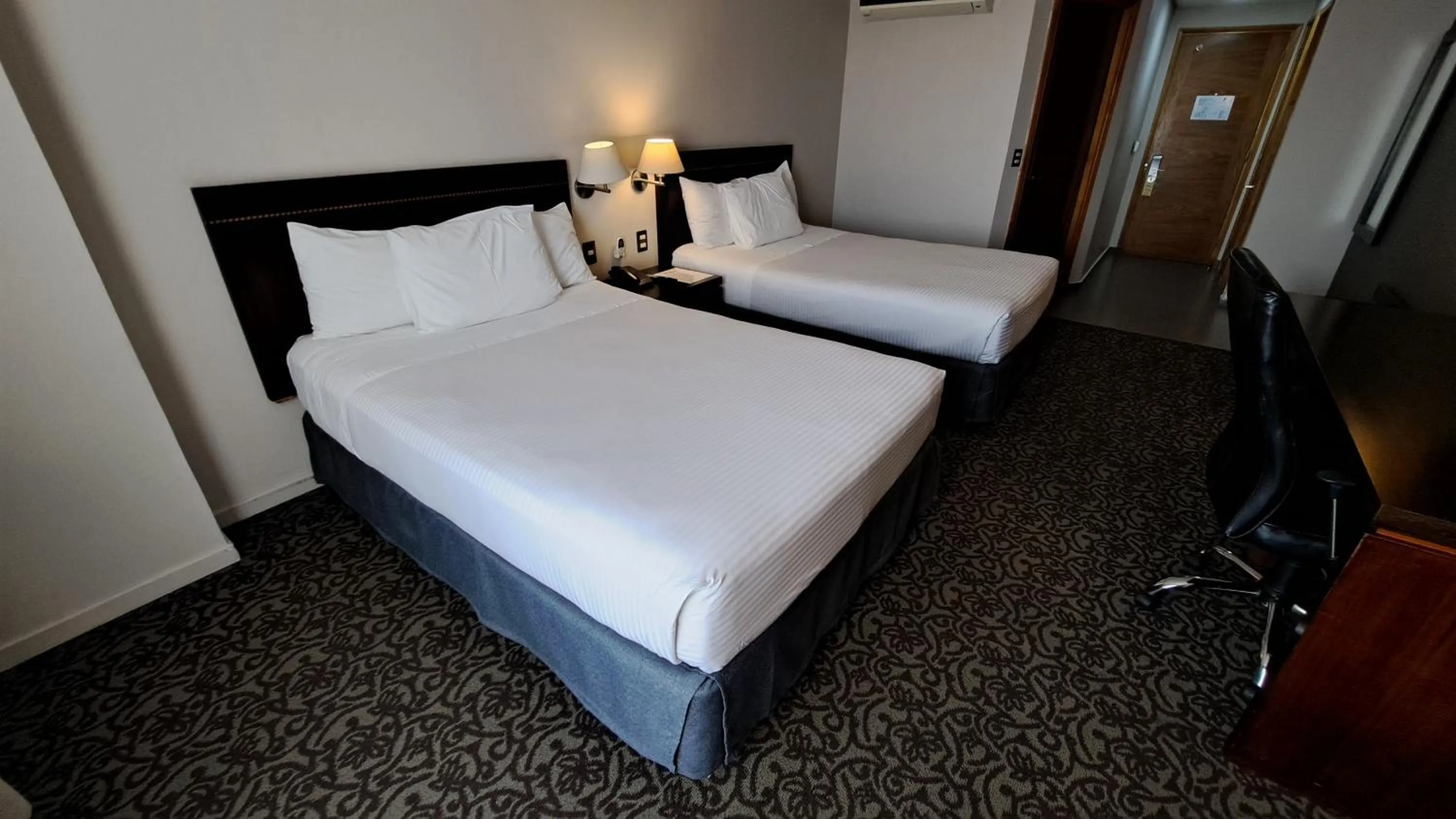 Queen Room with Two Queen Beds - single occupancy in Hotel Diego de Almagro Iquique