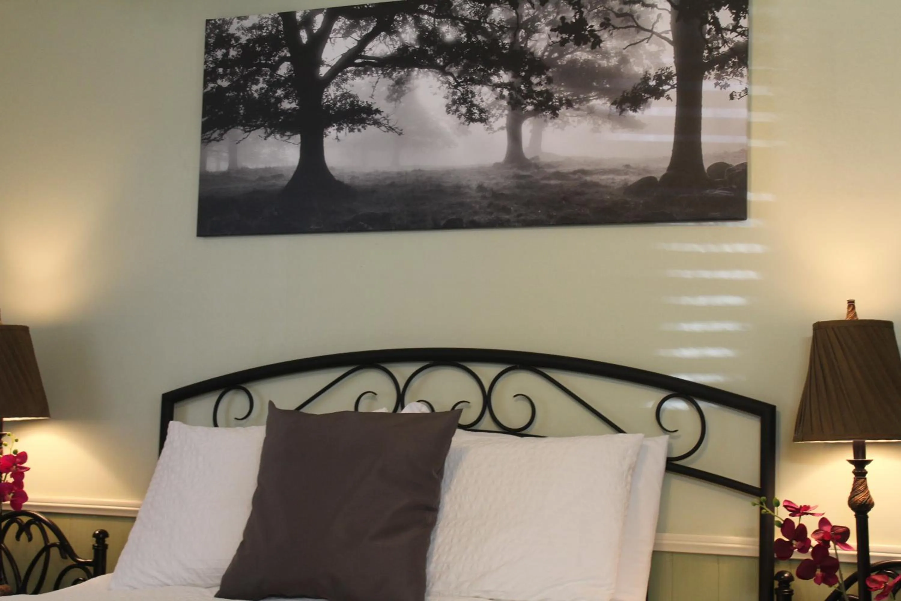 Queen Room with Kitchen in El Rancho Motel