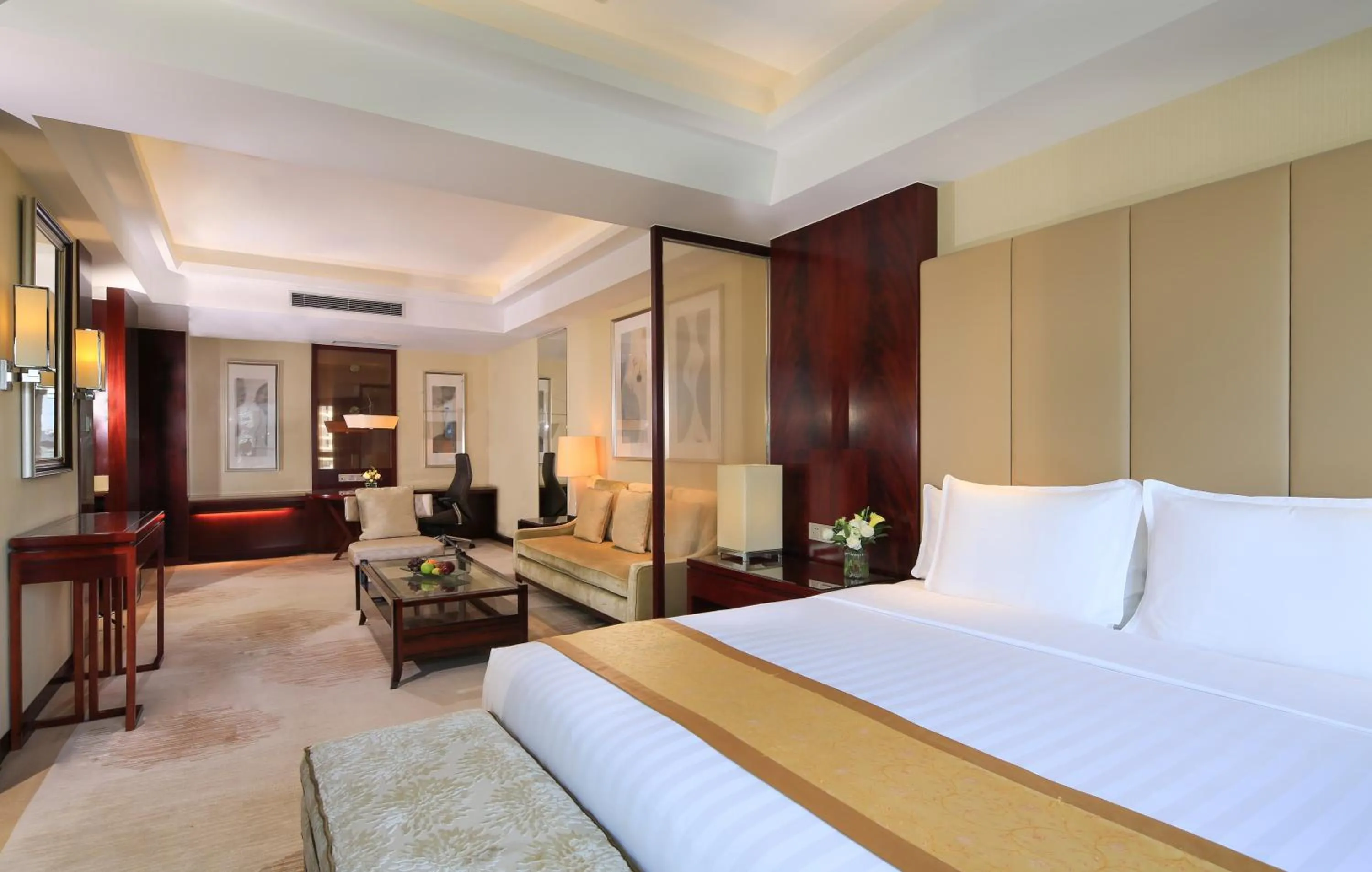 Premium Room(Reserve at least one week in advance to enjoy two complimentary daily laundry services and a discount voucher for Madr 99 restaurant) in Pan Pacific Ningbo