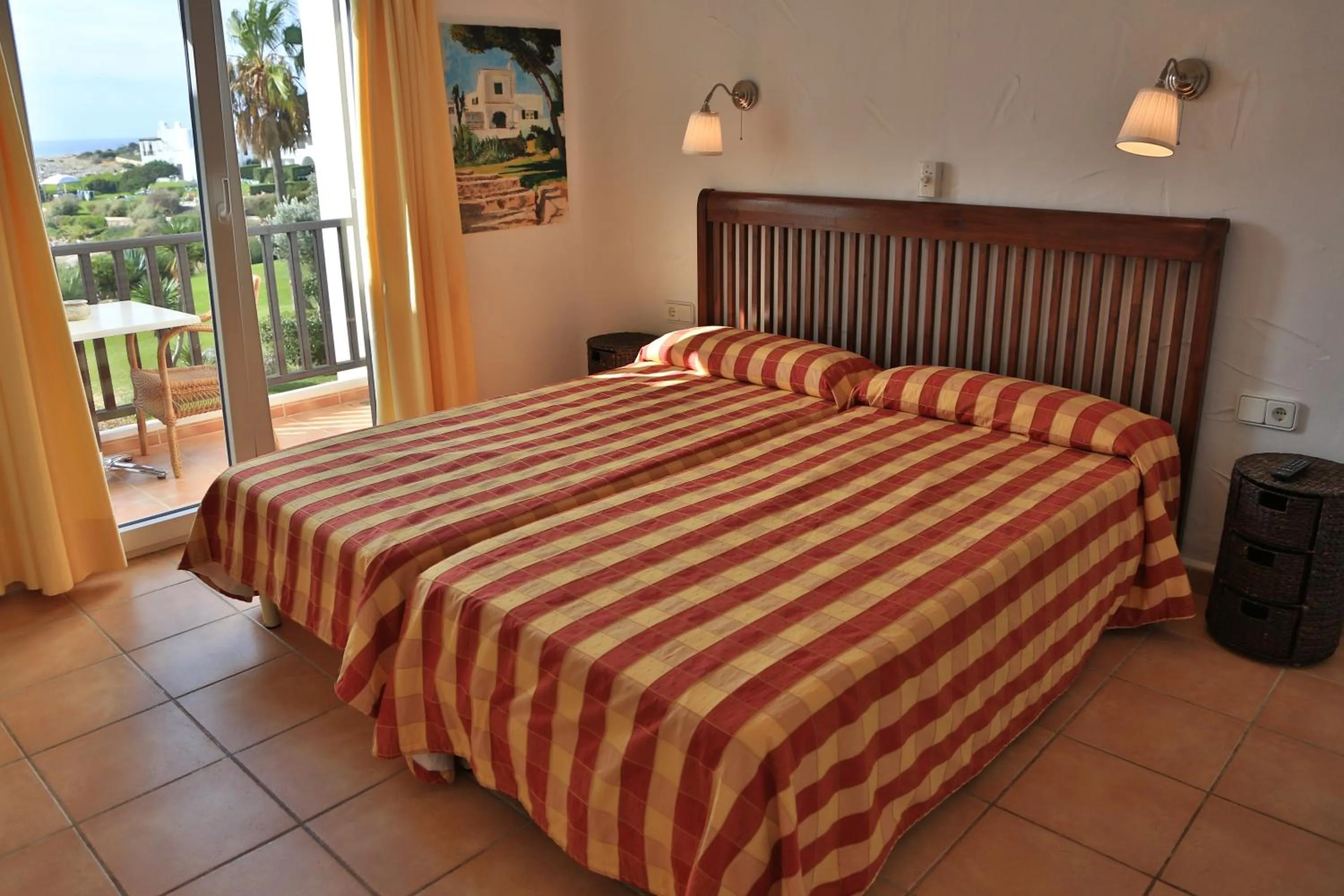 Two-Bedroom Apartment (4 Adults + 2 Children) in Apartamentos Parque Mar