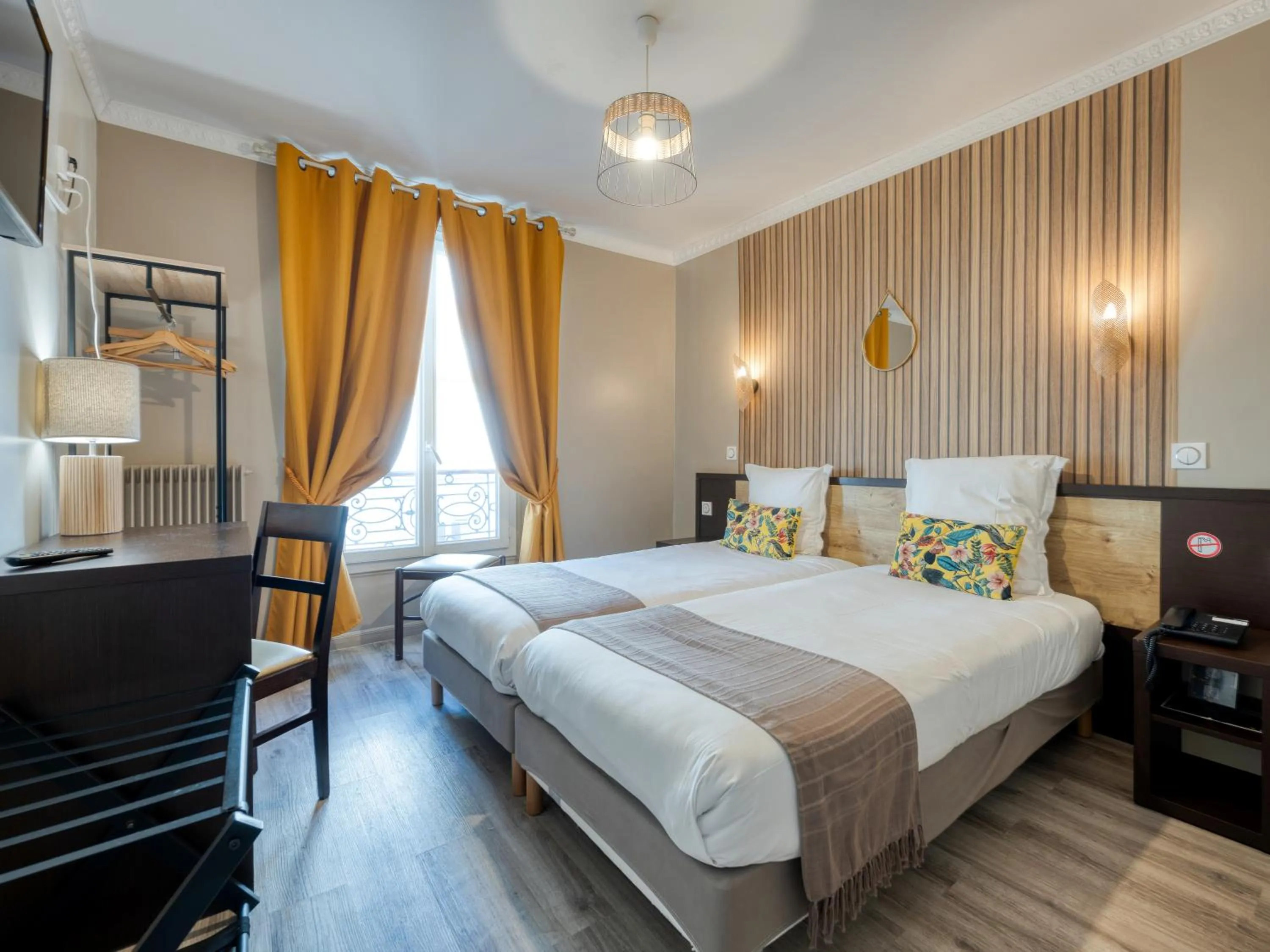 Standard Twin Room in Hotel de Belfort