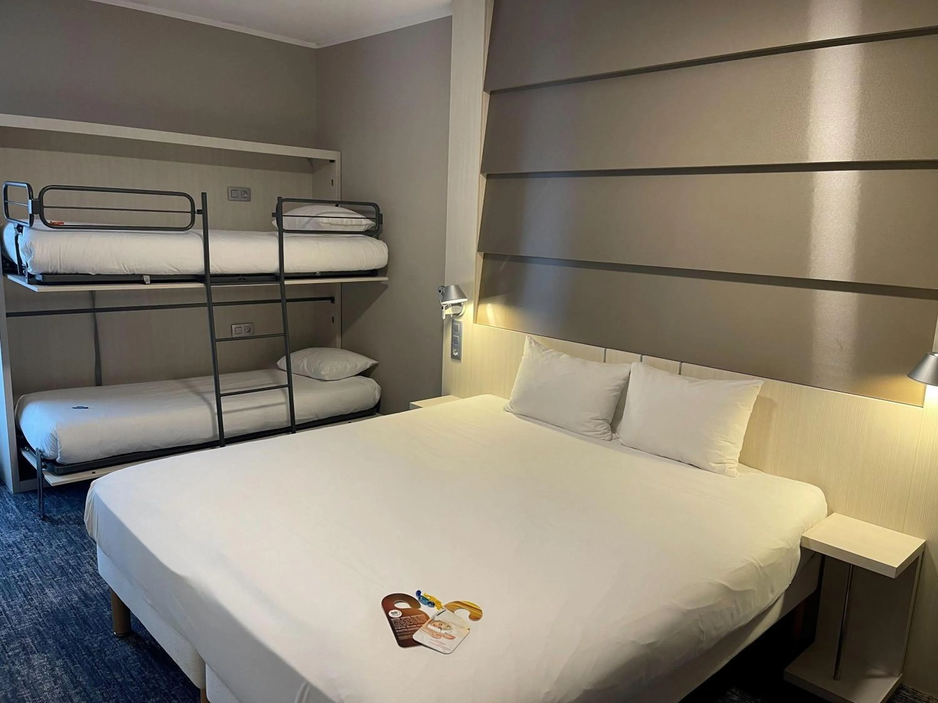 Standard Quadruple Room in Ibis Styles Nivelles