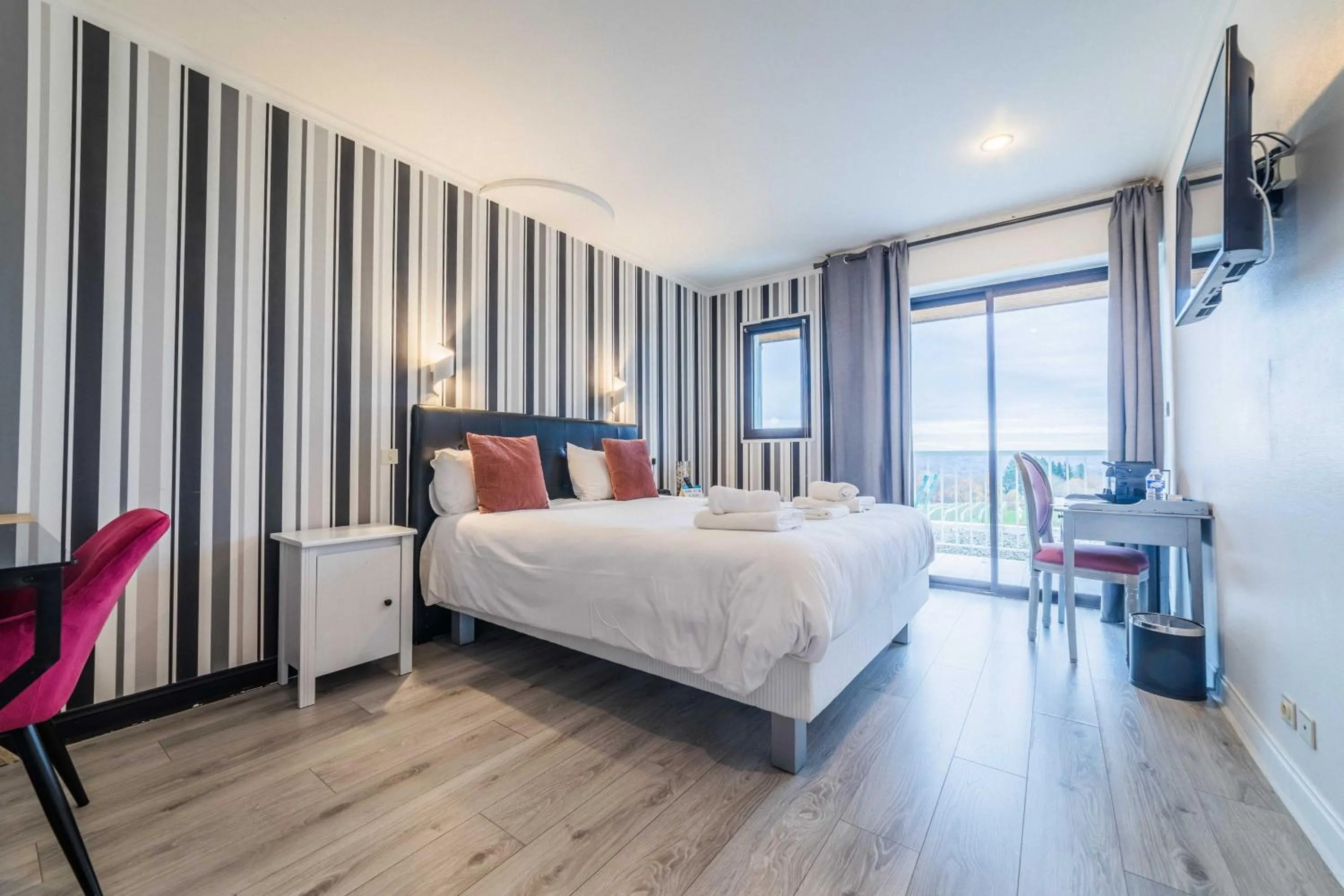 Superior Single/ Double Room with Terrace in Logis Hôtel le Relais du Bas Limousin