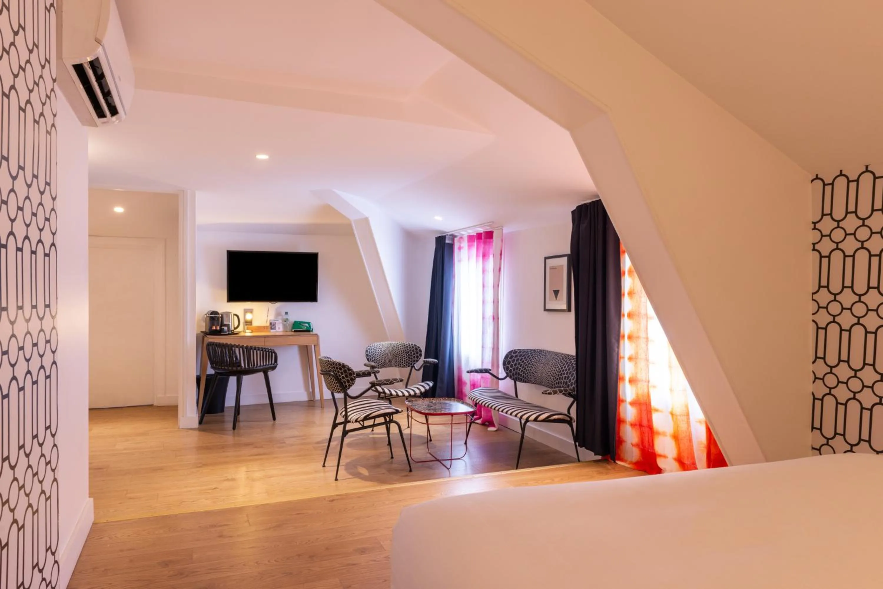 Mini Suite in The Originals Boutique, Hôtel Le Lion, Clermont-Ferrand