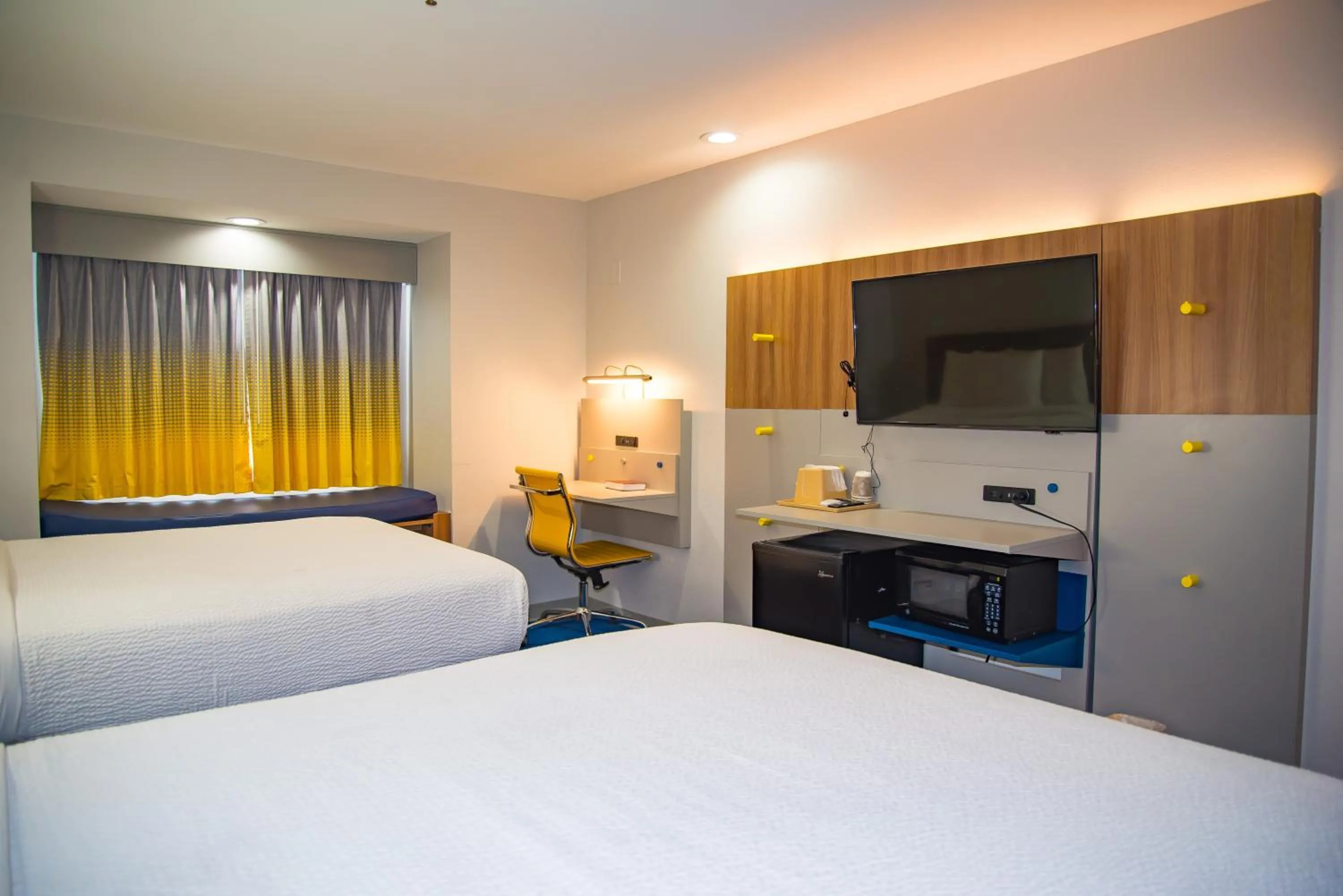 Queen Suite - Mobility/Hearing Accessible - Non-Smoking in Microtel Inn & Suites by Wyndham Daphne