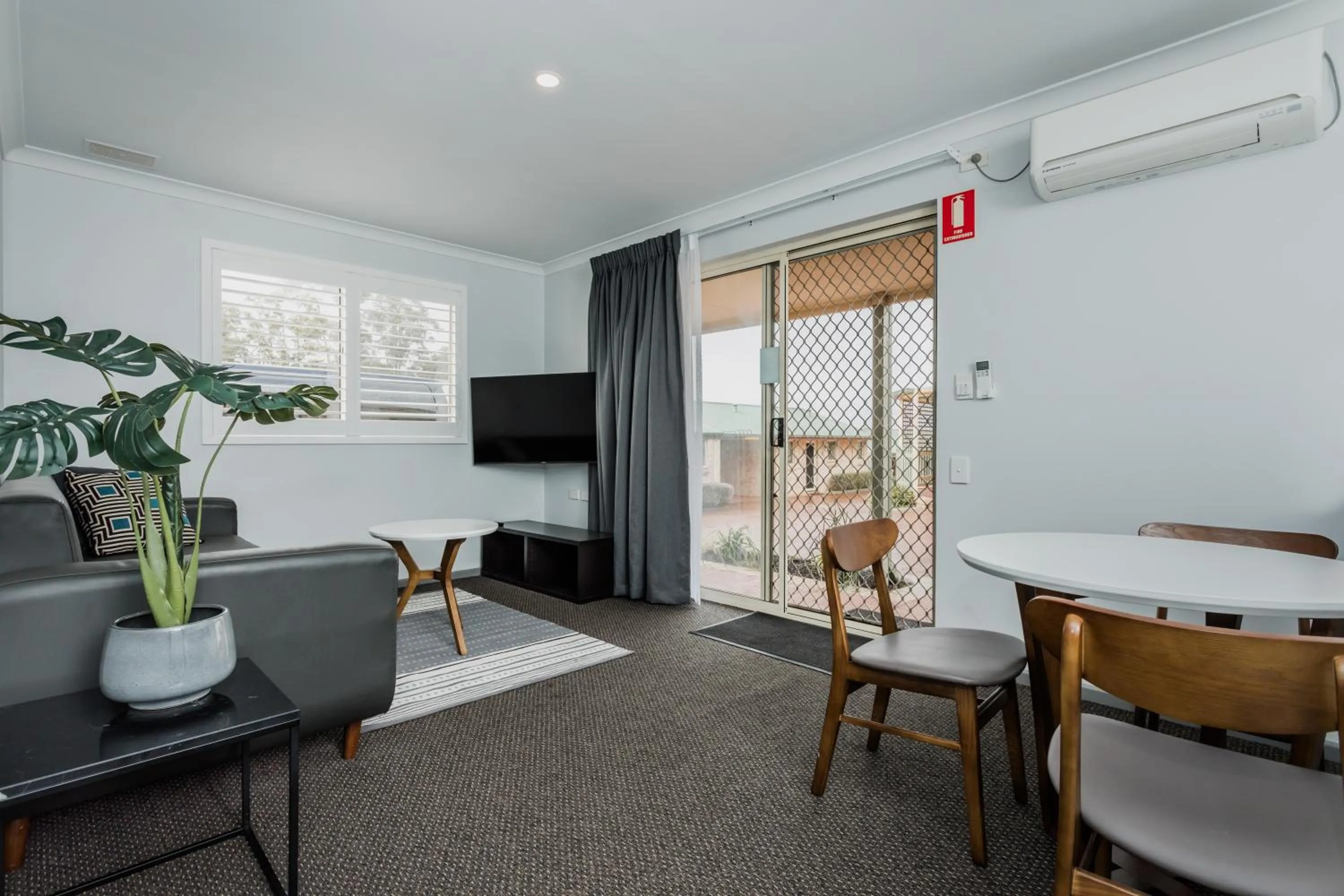 One Bedroom Apartment (Full Kitchen and Laundry) in Quality Apartments Banksia Albany