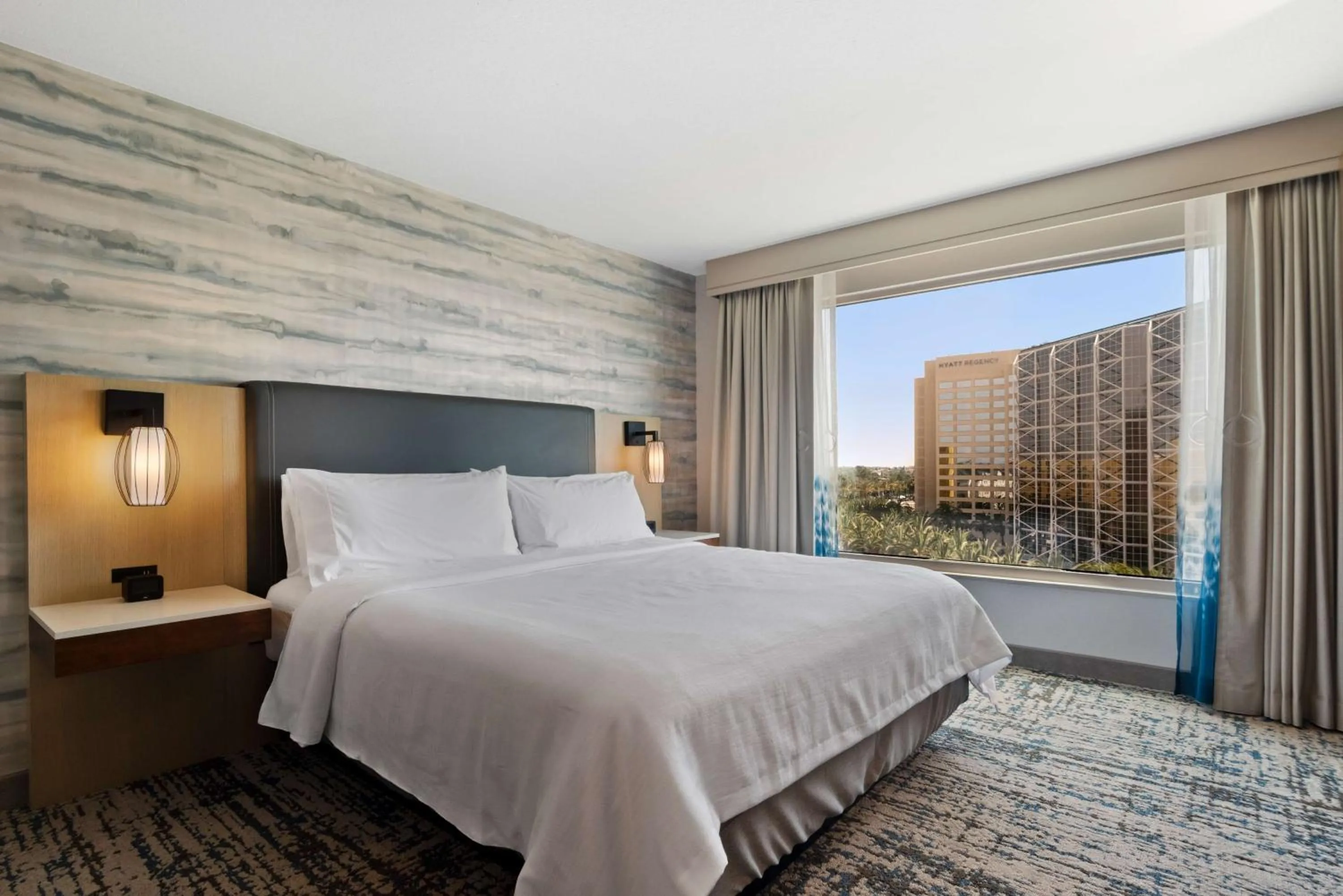 One-Bedroom King Suite with Roll-In Shower - Mobility Access/Non-Smoking in Embassy Suites by Hilton Anaheim South