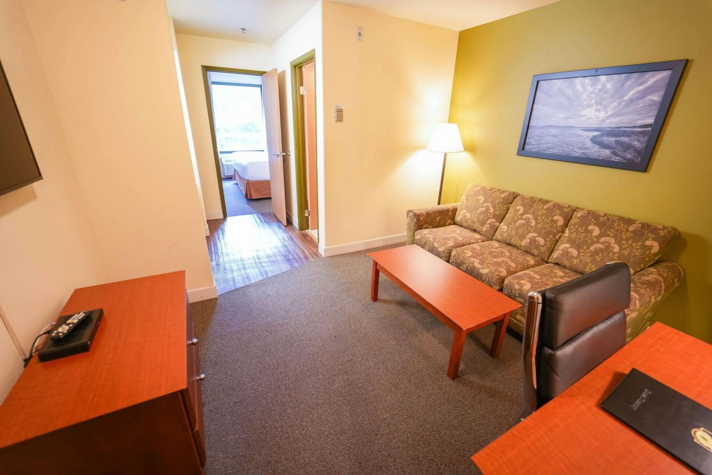 Junior King Suite - Non-Smoking in Super 8 by Wyndham Amherst NS
