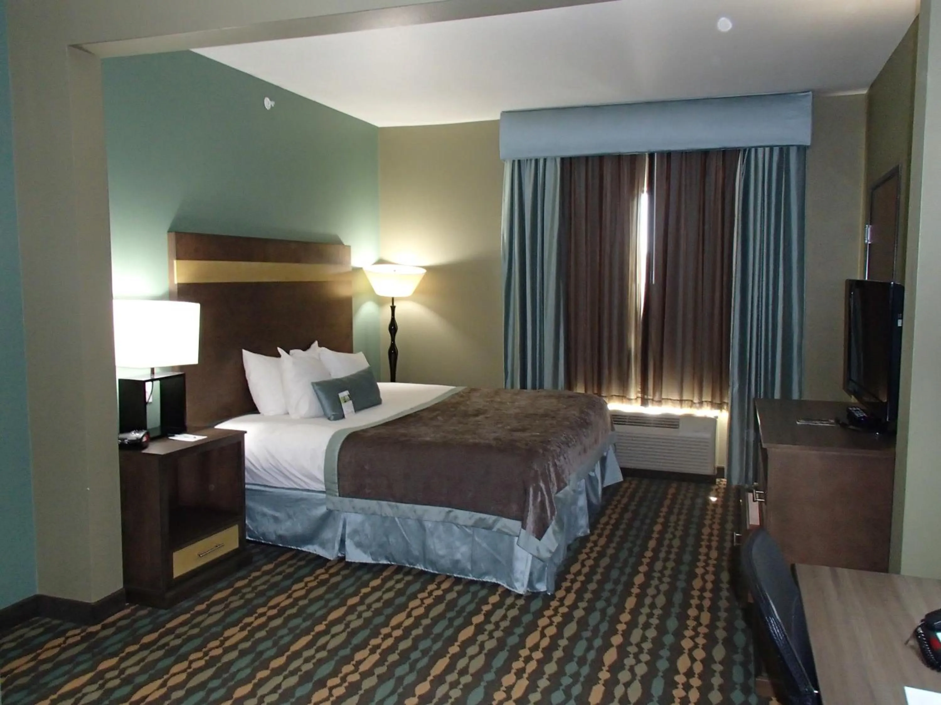 King Room - Disability Access - Non-Smoking in Wingate by Wyndham Bossier City