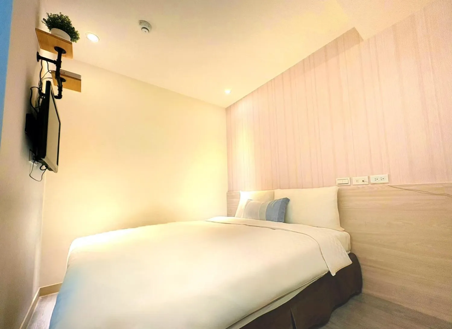 Exquisite Double Room (No Window) in Wemeet Hotel Taipei