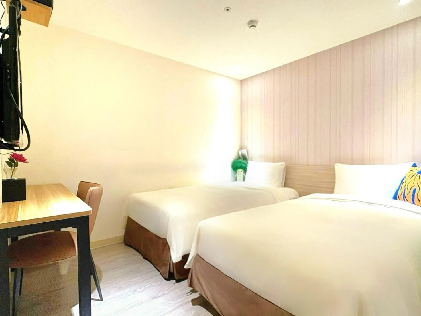 Exquisite Twin Room (No Window) in Wemeet Hotel Taipei