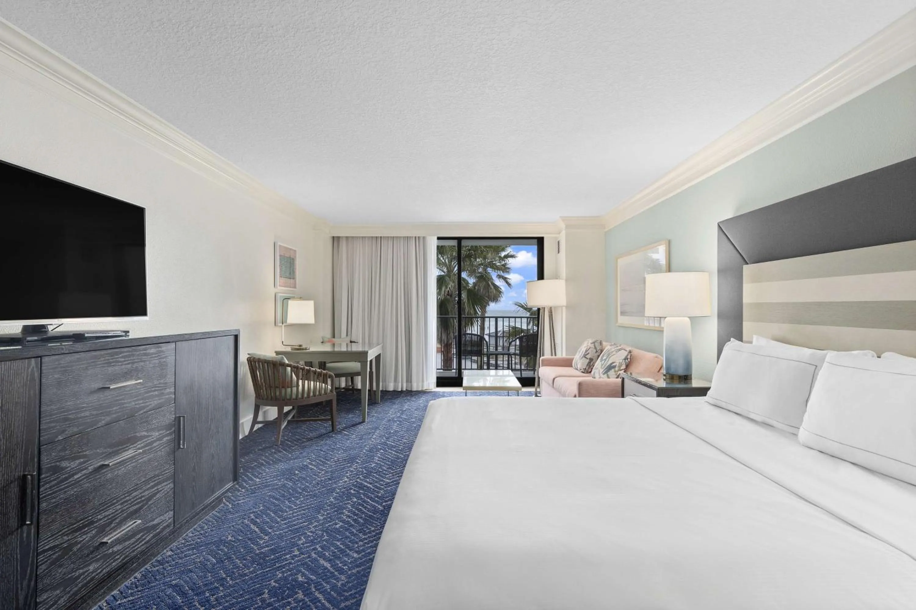 King Room with Bath Tub - Mobility and Hearing Accessible in Hilton Sandestin Beach Golf Resort & Spa