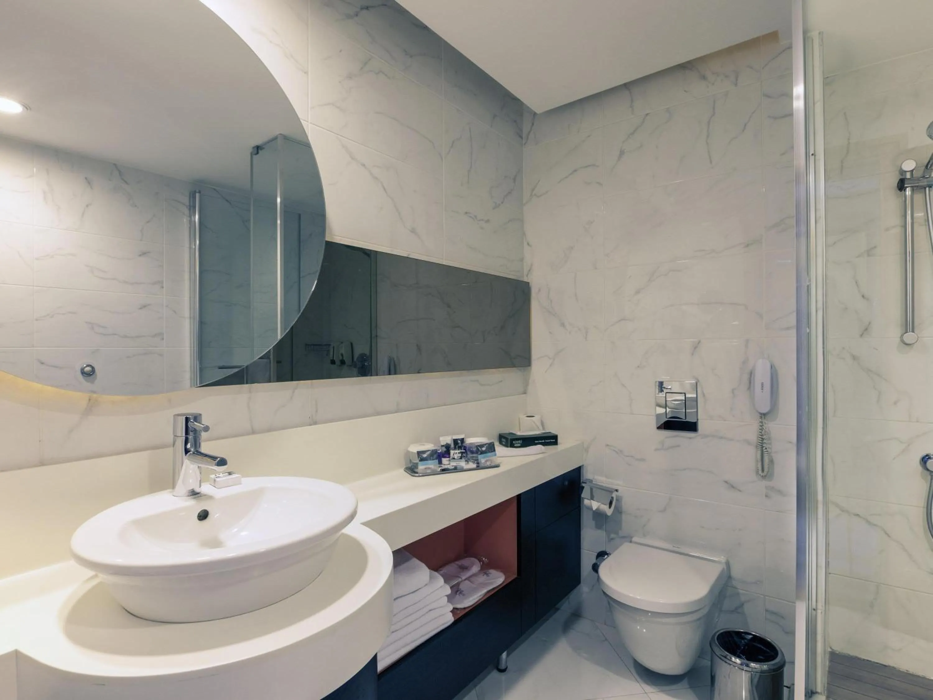 Superior Twin Room in Mercure Istanbul Umraniye