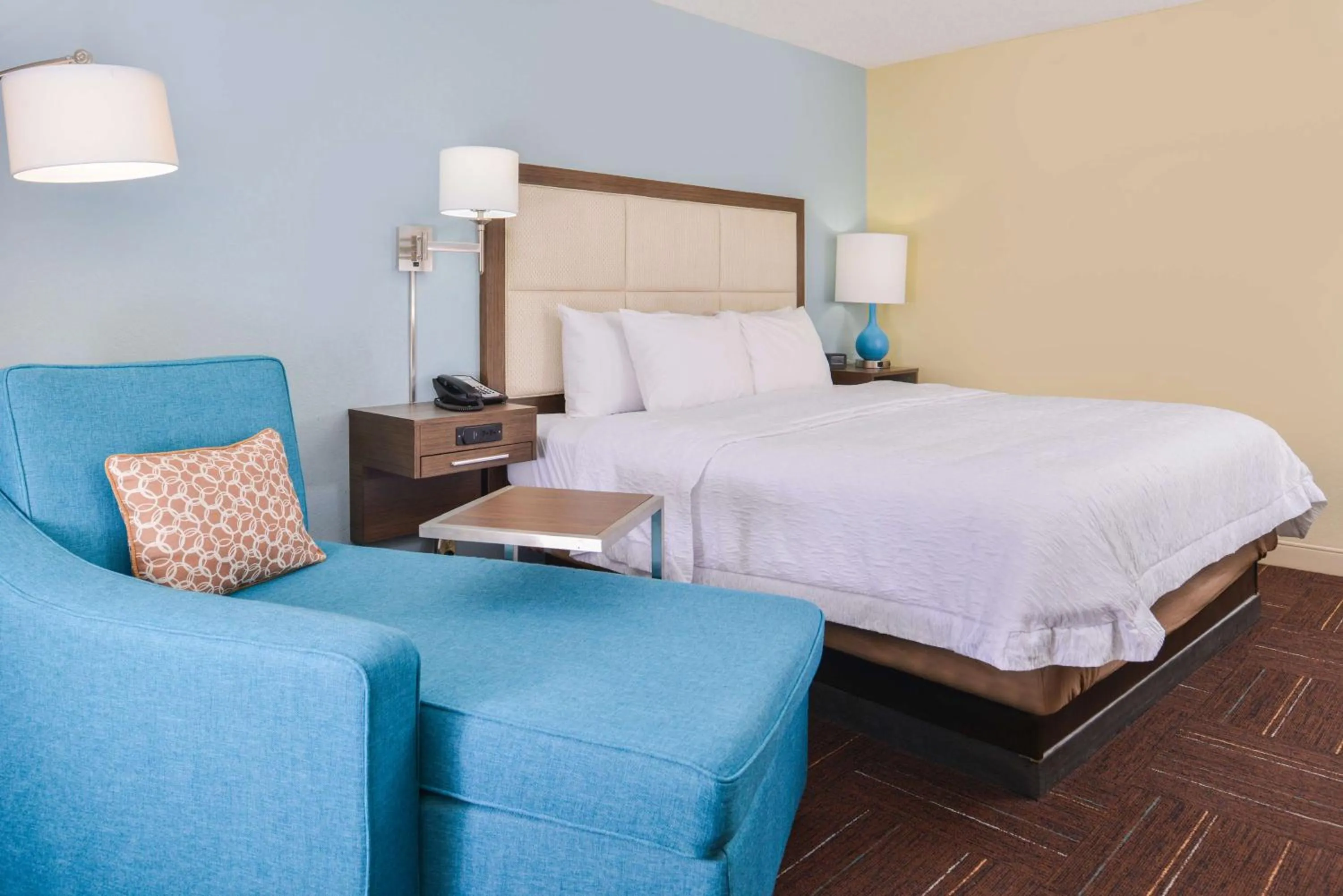 King Room with King Bed - Non-Smoking in Hampton Inn Vero Beach Outlets