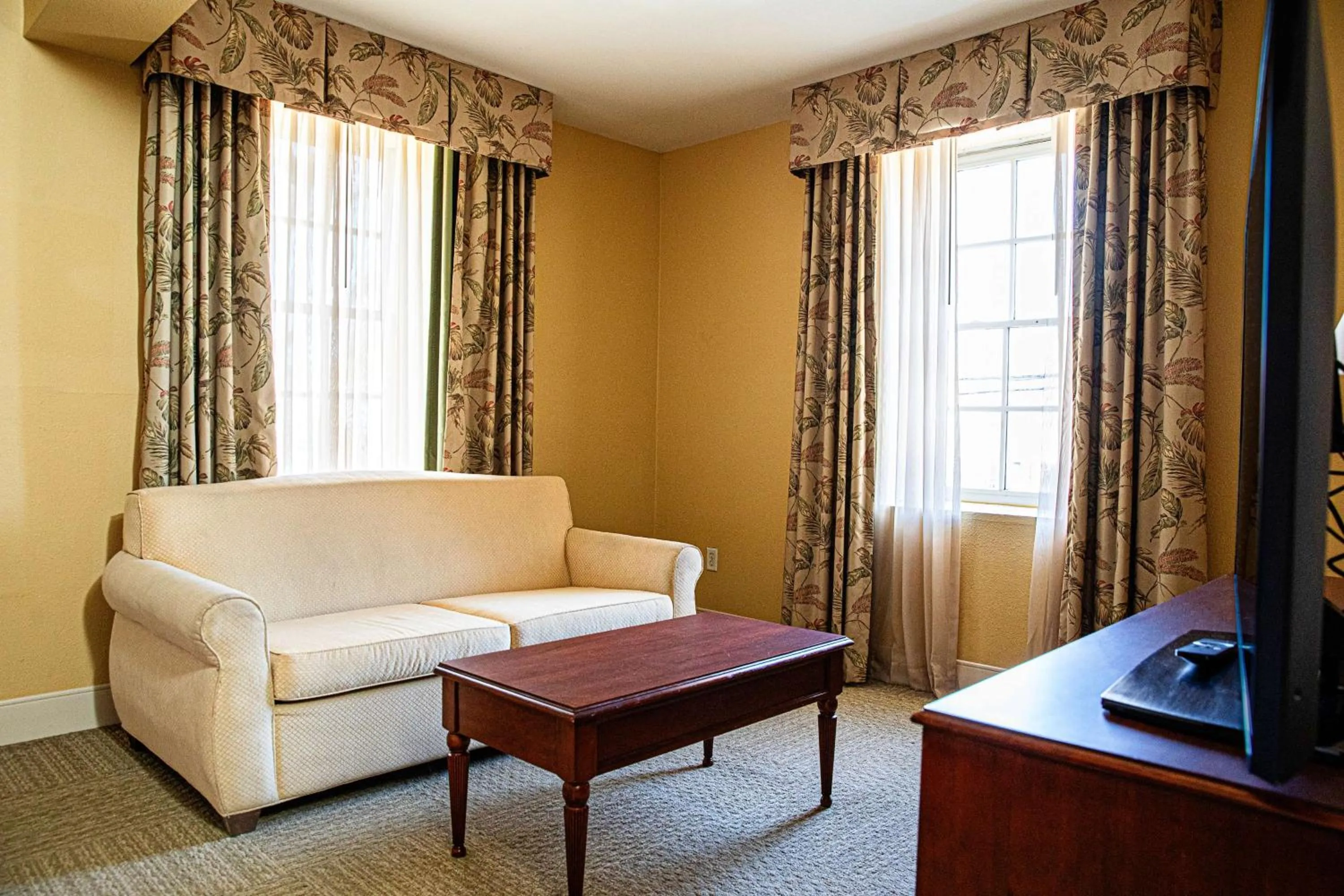 Deluxe Queen Room with Two Queen Beds in Hampton Inn Charleston-Historic District