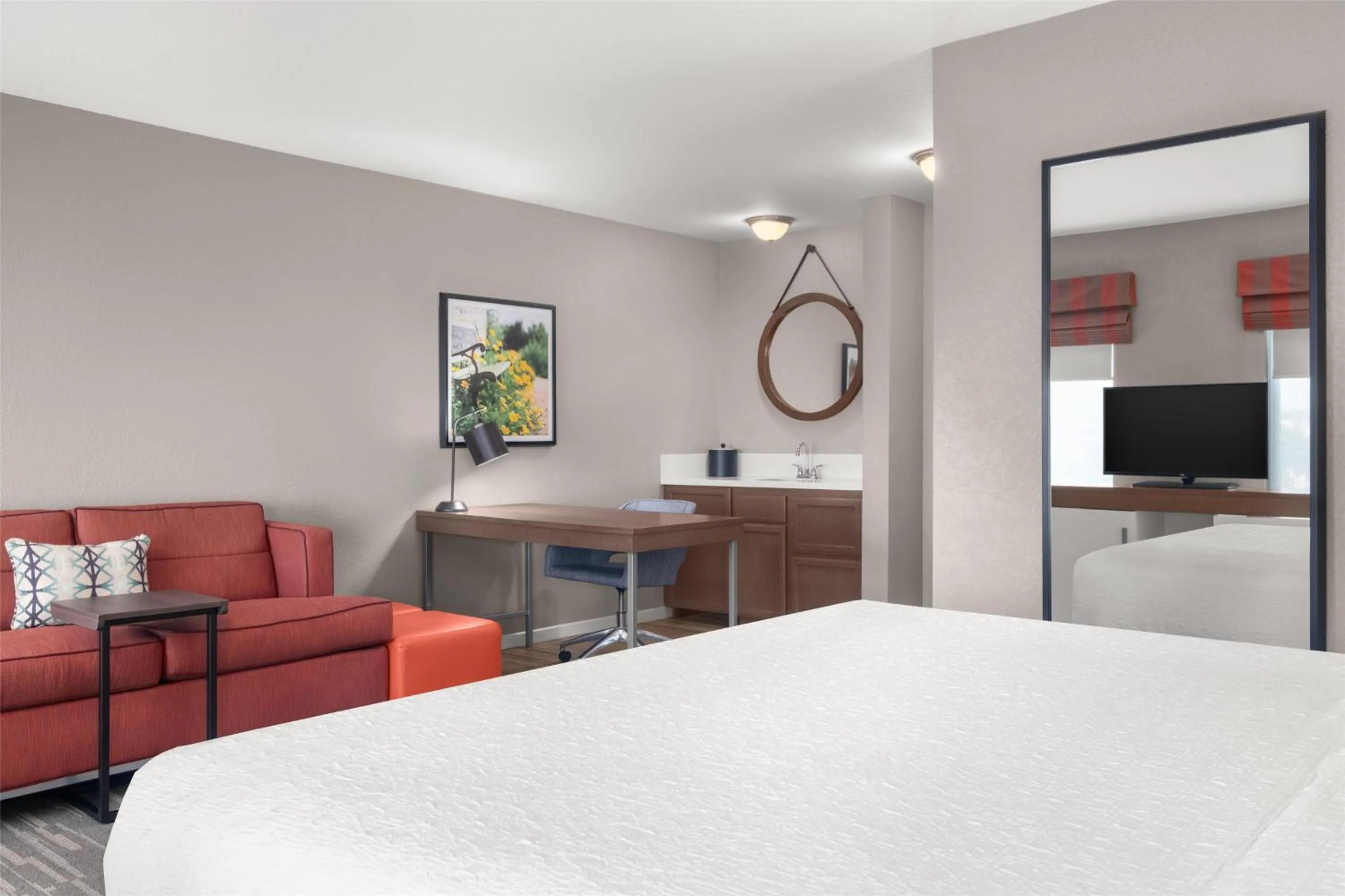 King Studio Suite with Sofa Bed - Non-Smoking in Hampton Inn & Suites Fresno