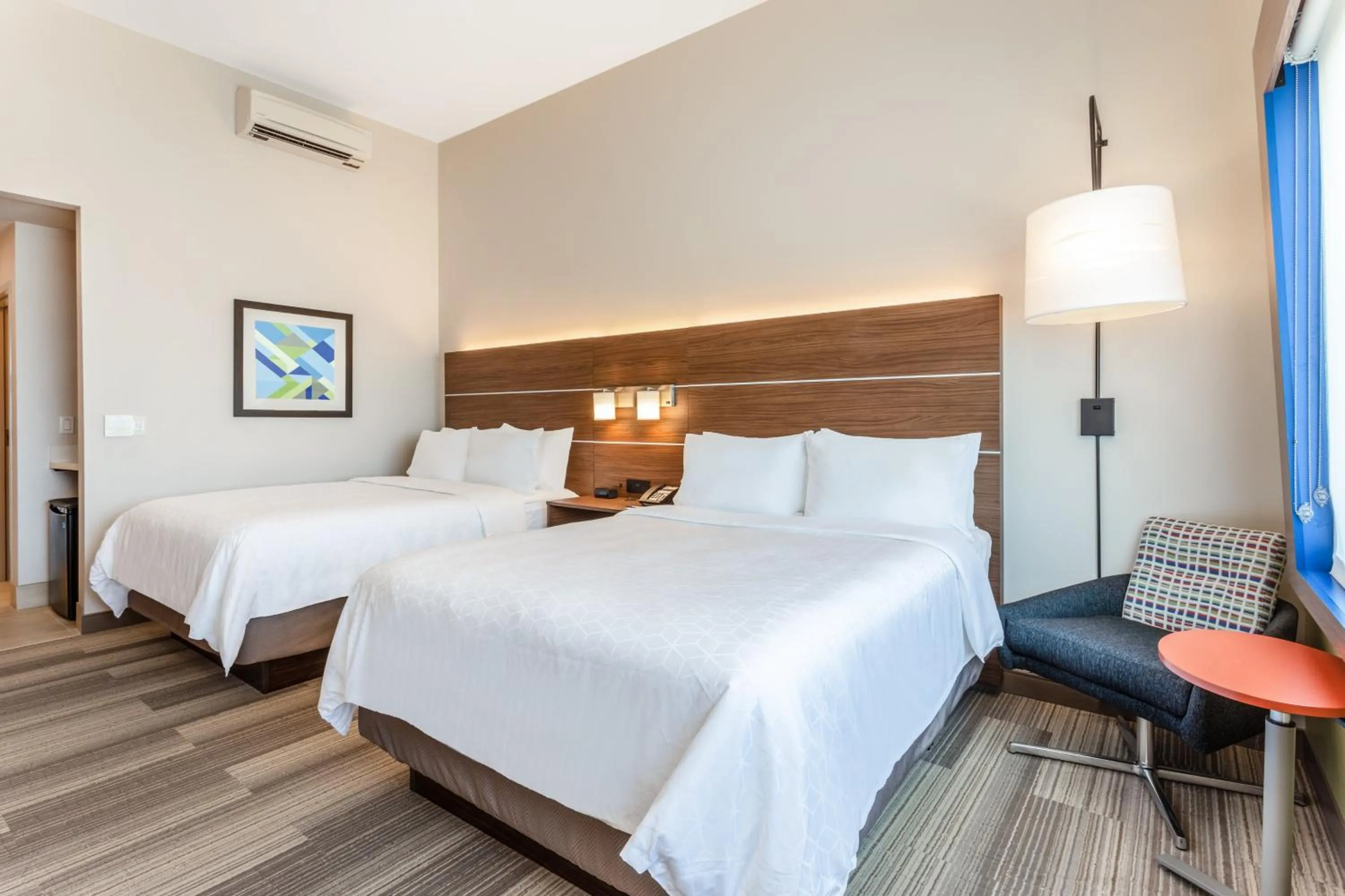 Queen Room with Two Queen Beds - Hearing Accessible in Holiday Inn Express & Suites - Springfield North by IHG